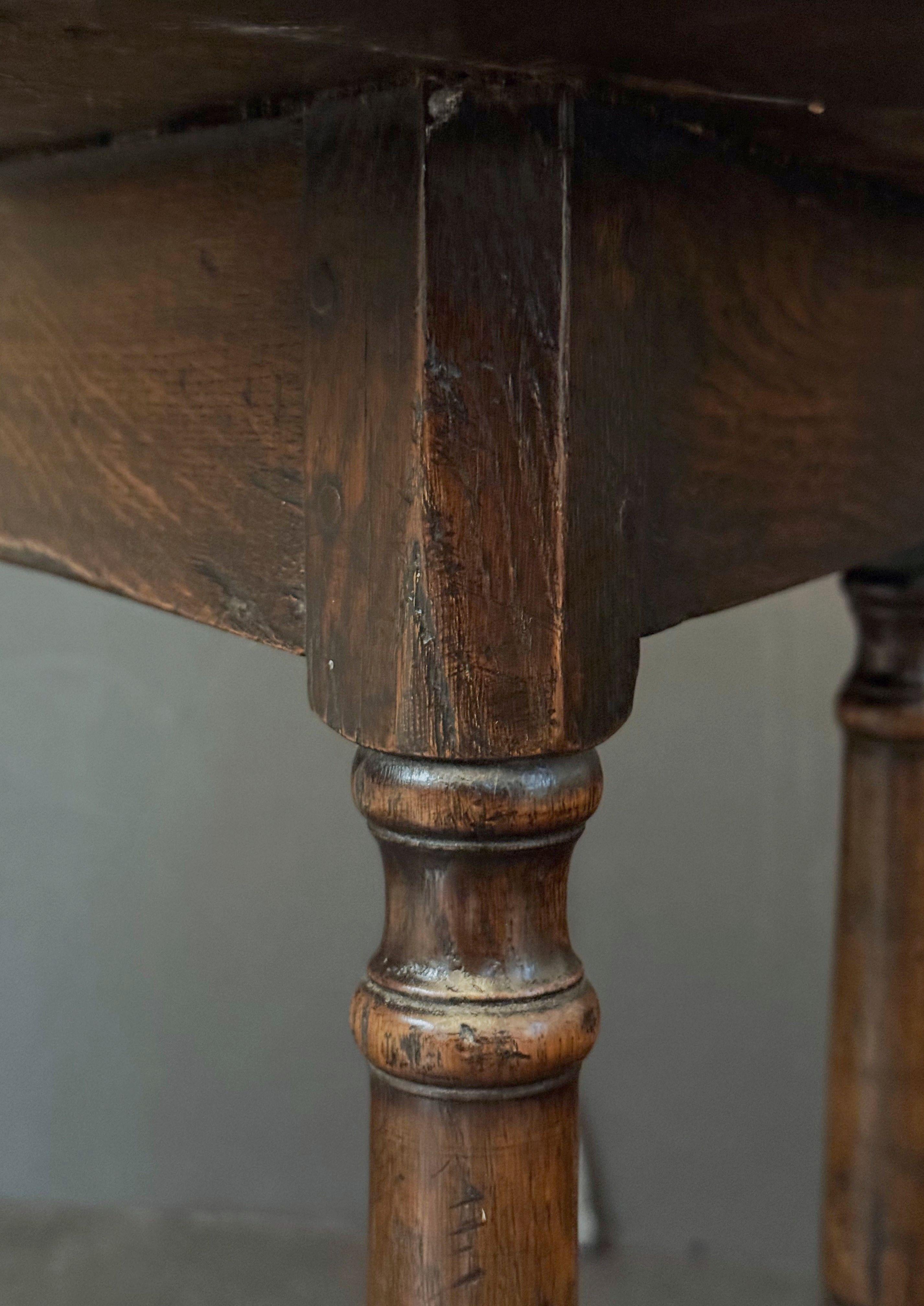 English Cricket Table of Oak from the Georgian Era For Sale 1