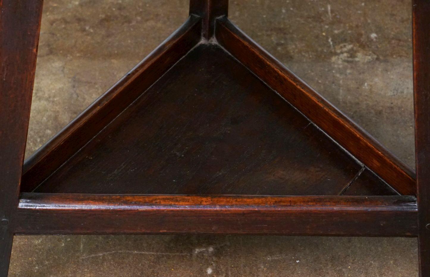 English Cricket Table of Oak with Fold-Down Leaf 8