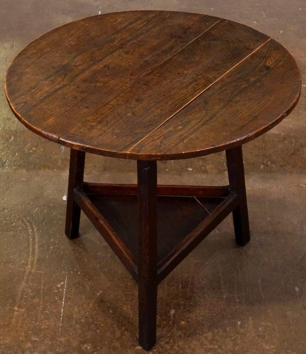 English Cricket Table of Oak with Fold-Down Leaf 10