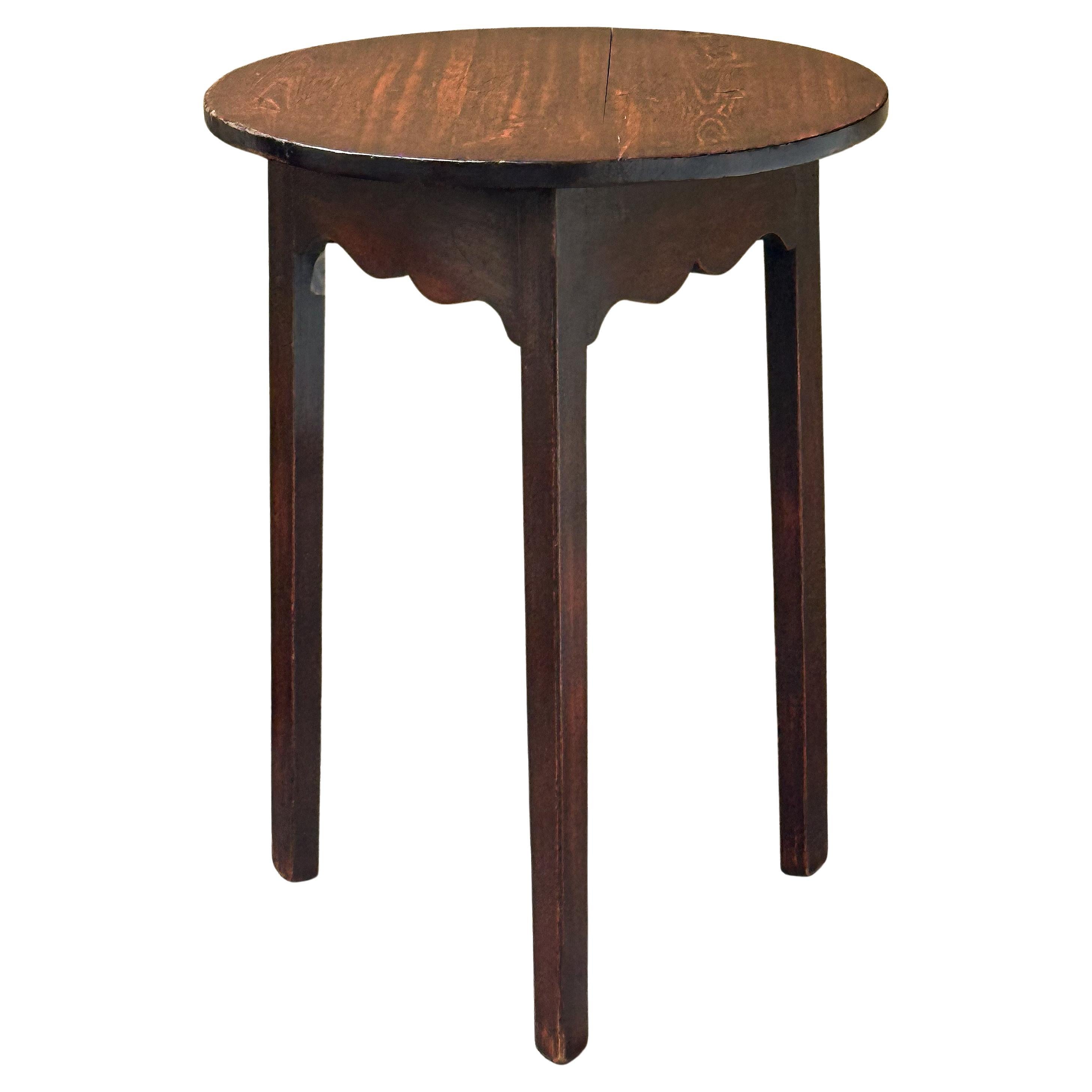English Cricket Table of Patinated Oak from the Georgian Era For Sale