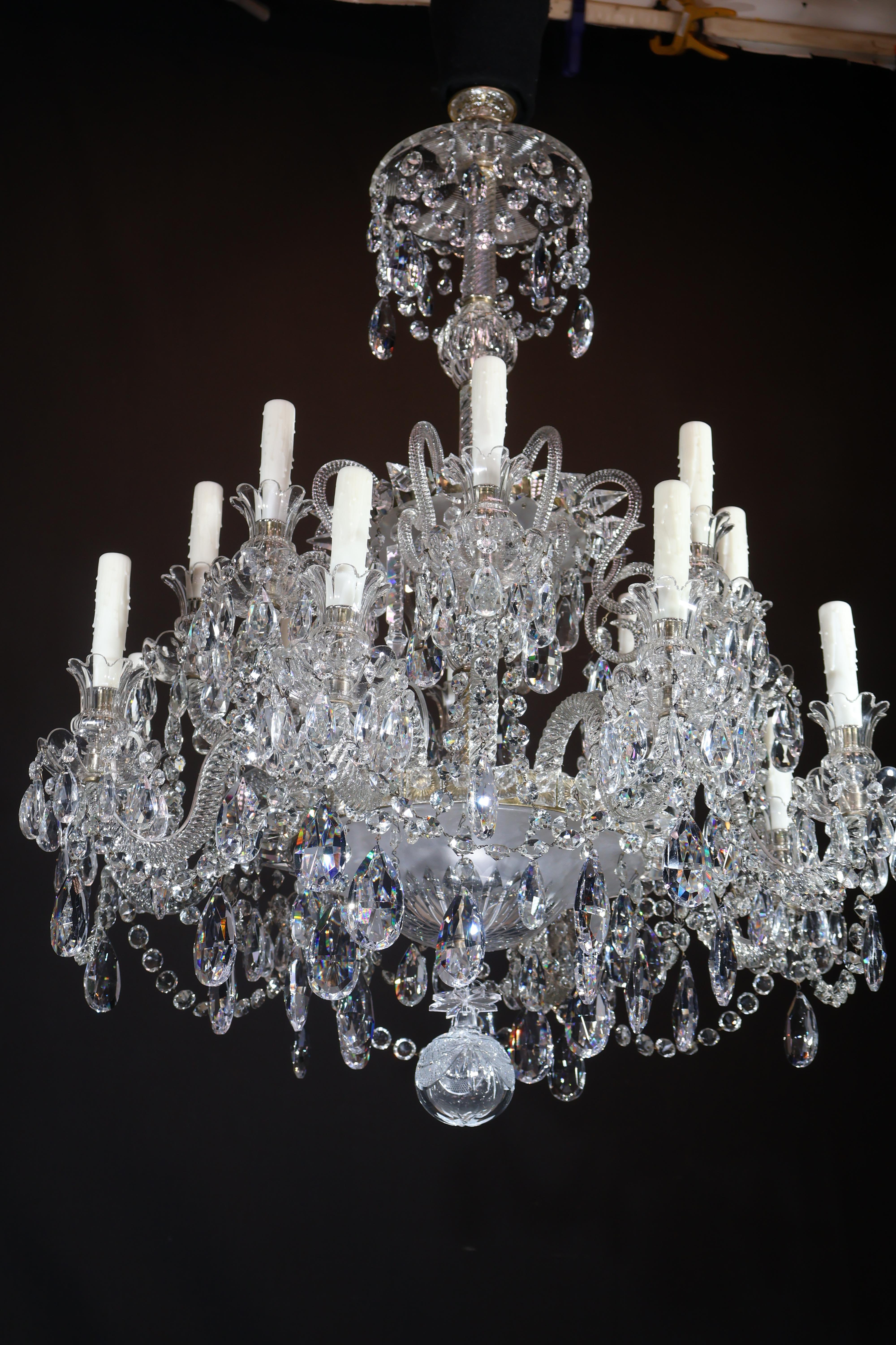 Lampadario di cristallo inglese in vendita 3
