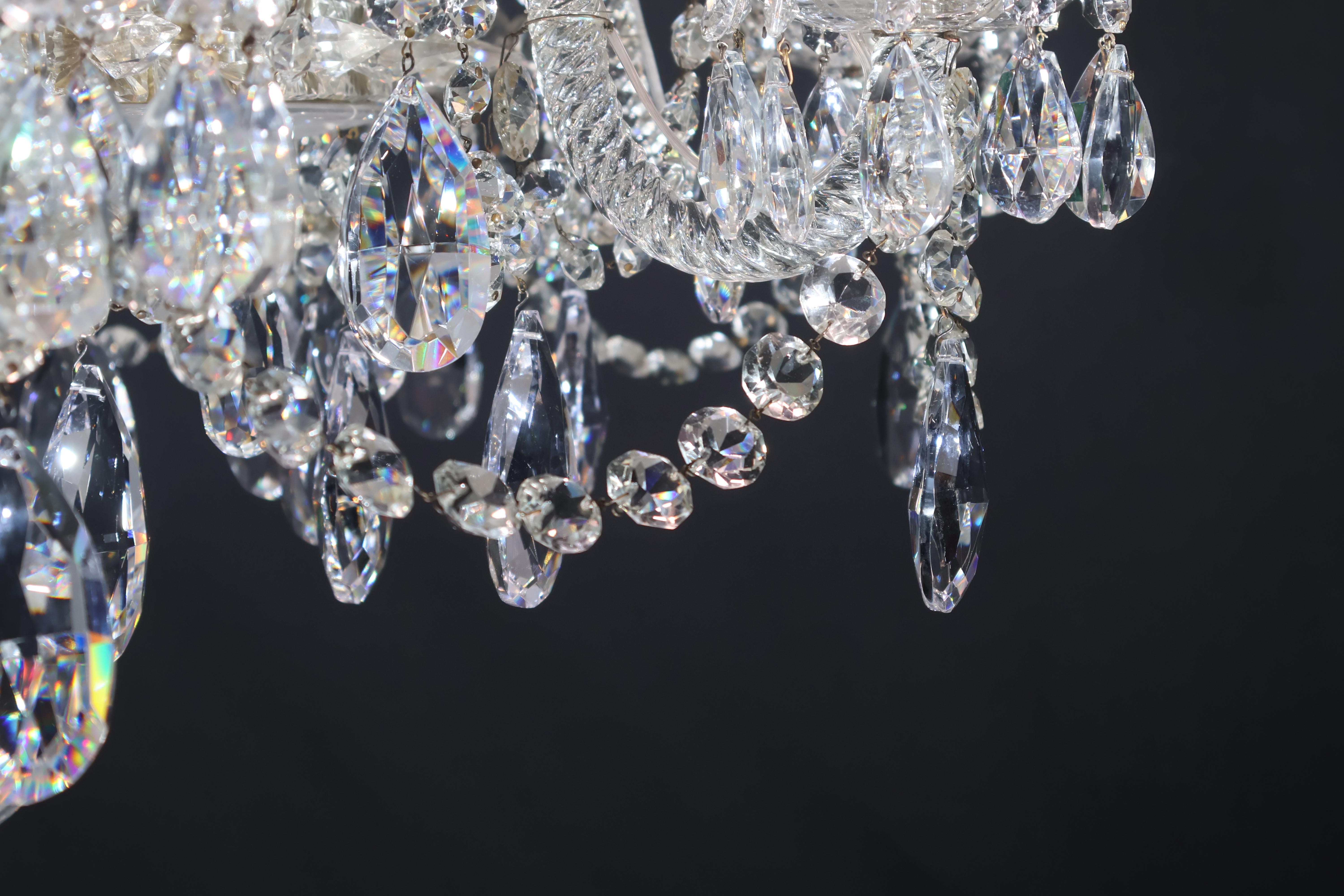 Lampadario di cristallo inglese in vendita 8