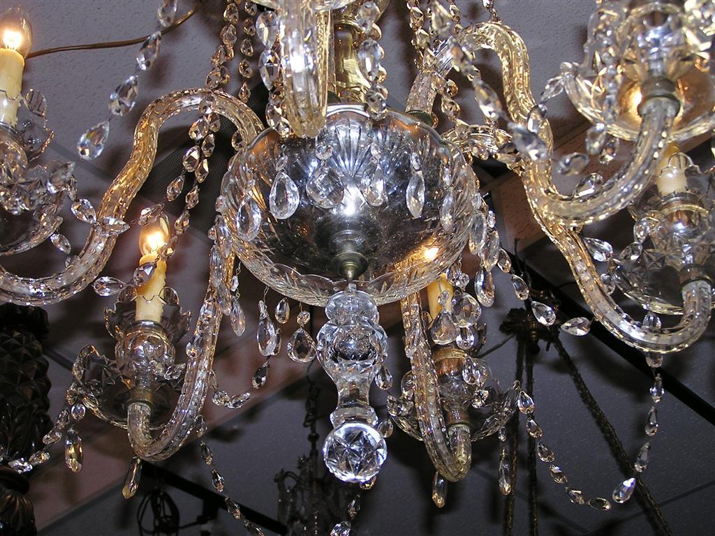 Mid-19th Century English Crystal Six Light Chandelier with Bulbous Column & Scrolled Arms, C 1840 For Sale