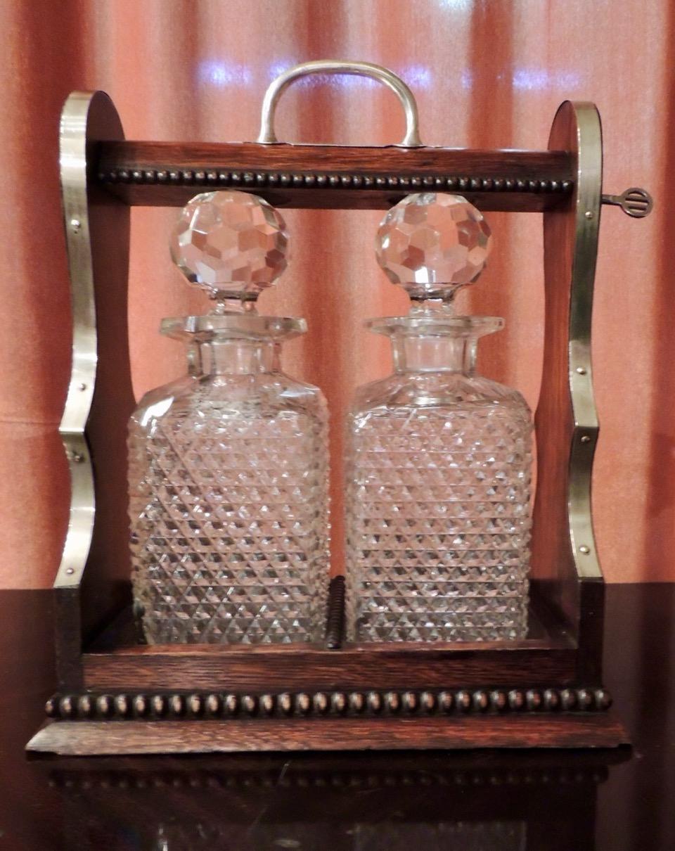 Tantale en cristal anglais dans un coffret en bois verrouillé de Rodolfo Eisler en vente 3