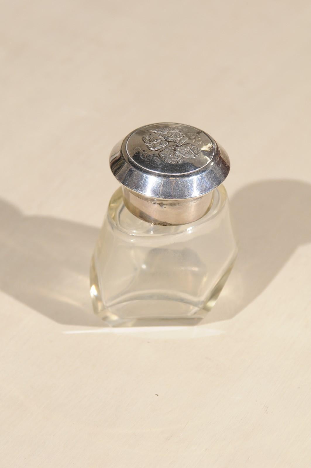 English Crystal Toiletry Bottle from Birmingham with Silver Lid, circa 1924 For Sale 1