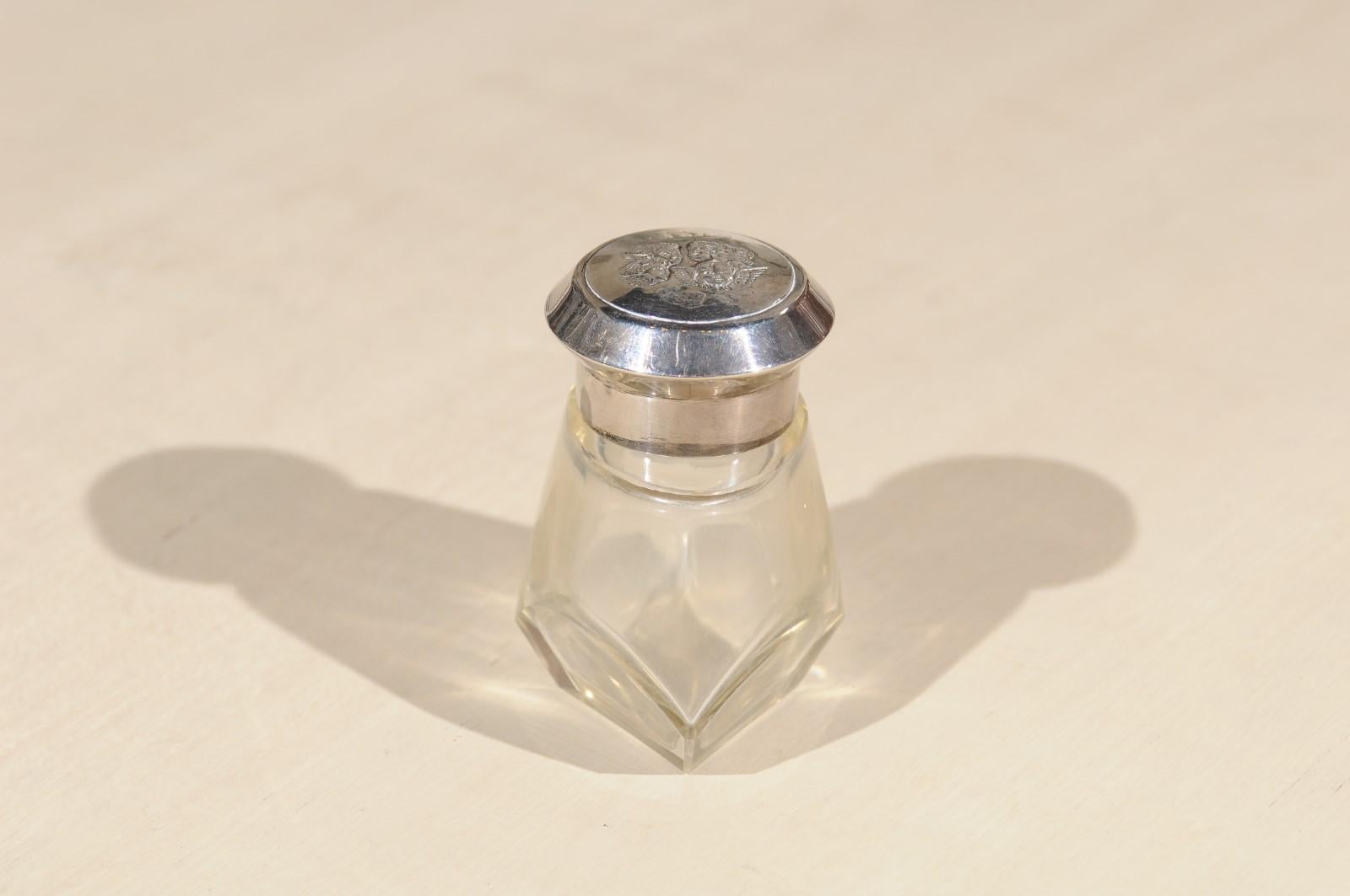 English Crystal Toiletry Bottle from Birmingham with Silver Lid, circa 1924 For Sale 3