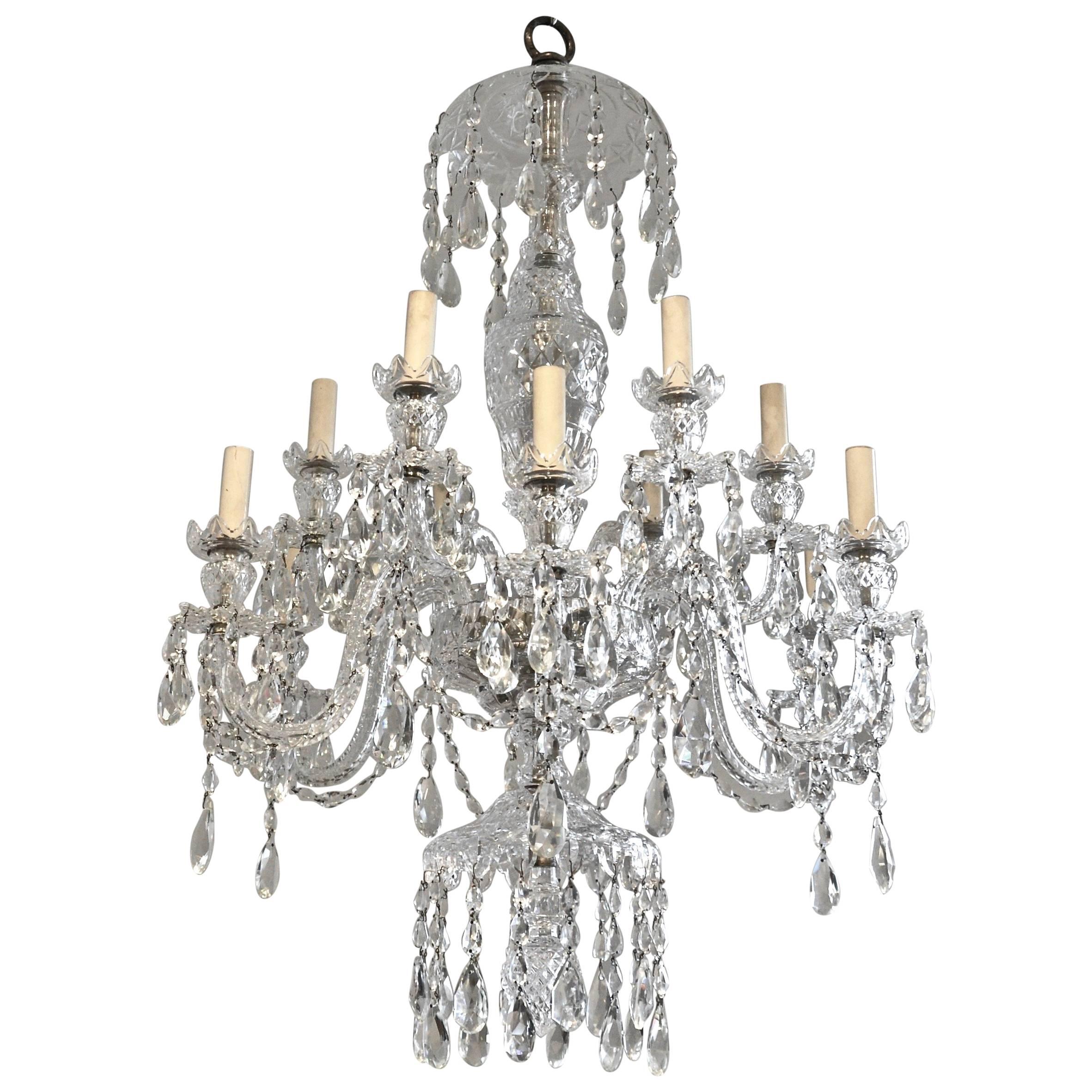 English Cut Crystal Twelve-Arm Georgian Style Chandelier, circa 1900 In Excellent Condition For Sale In Essex, MA