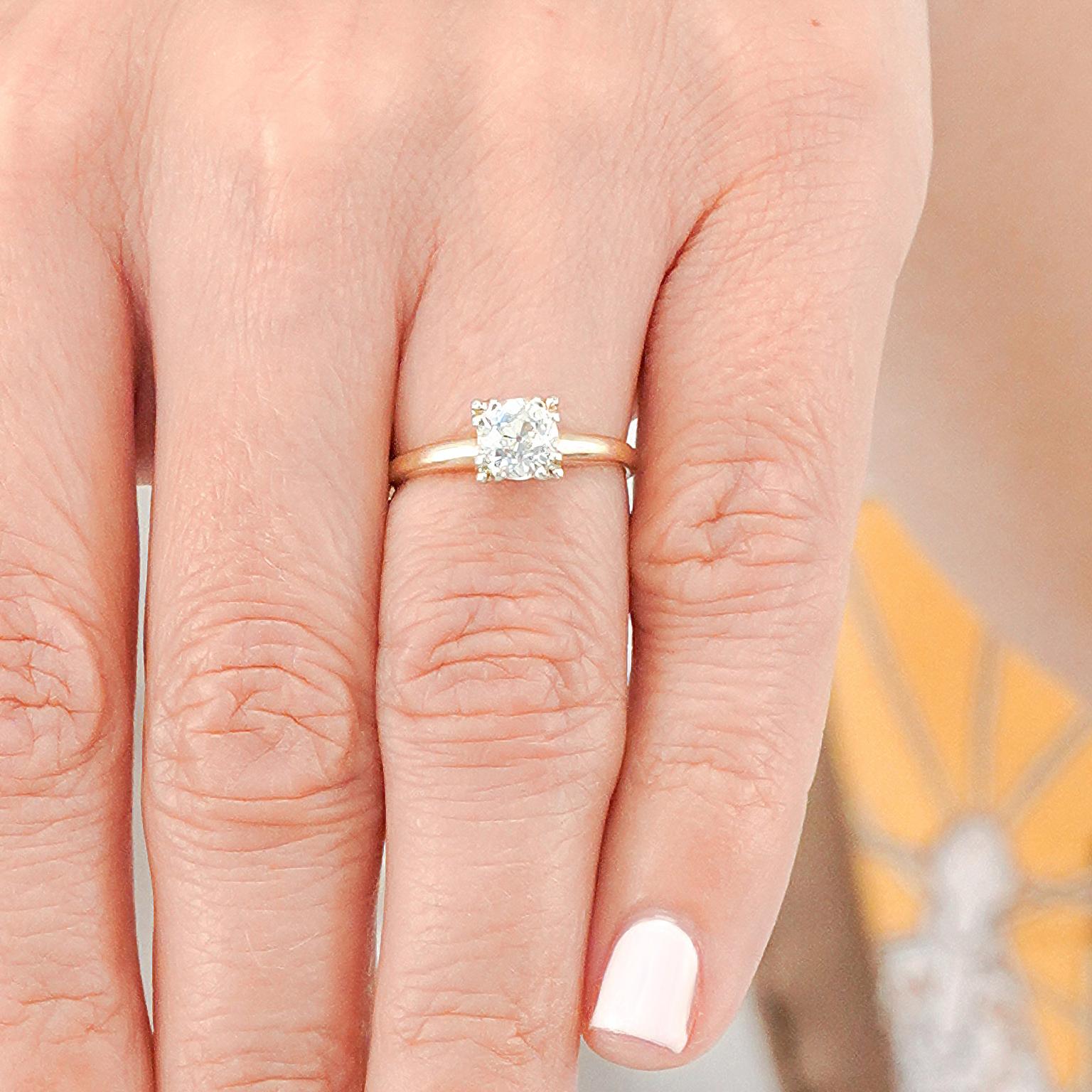 Bague de fiançailles en diamant taillé à l'anglaise Excellent état - En vente à Litchfield, CT