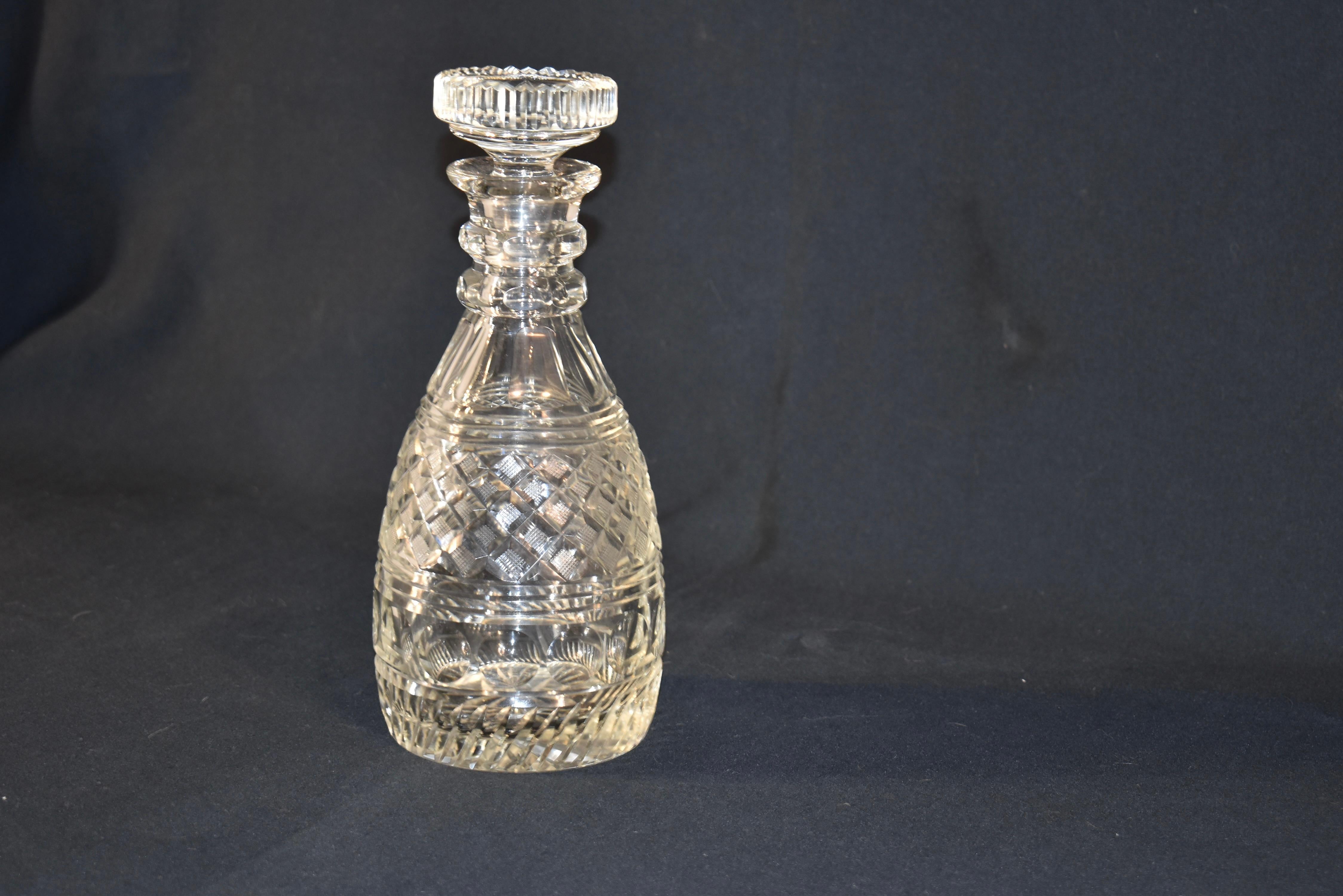Englischer Dekanter aus geschliffenem Glas, ca. 1930er Jahre im Zustand „Gut“ im Angebot in High Point, NC