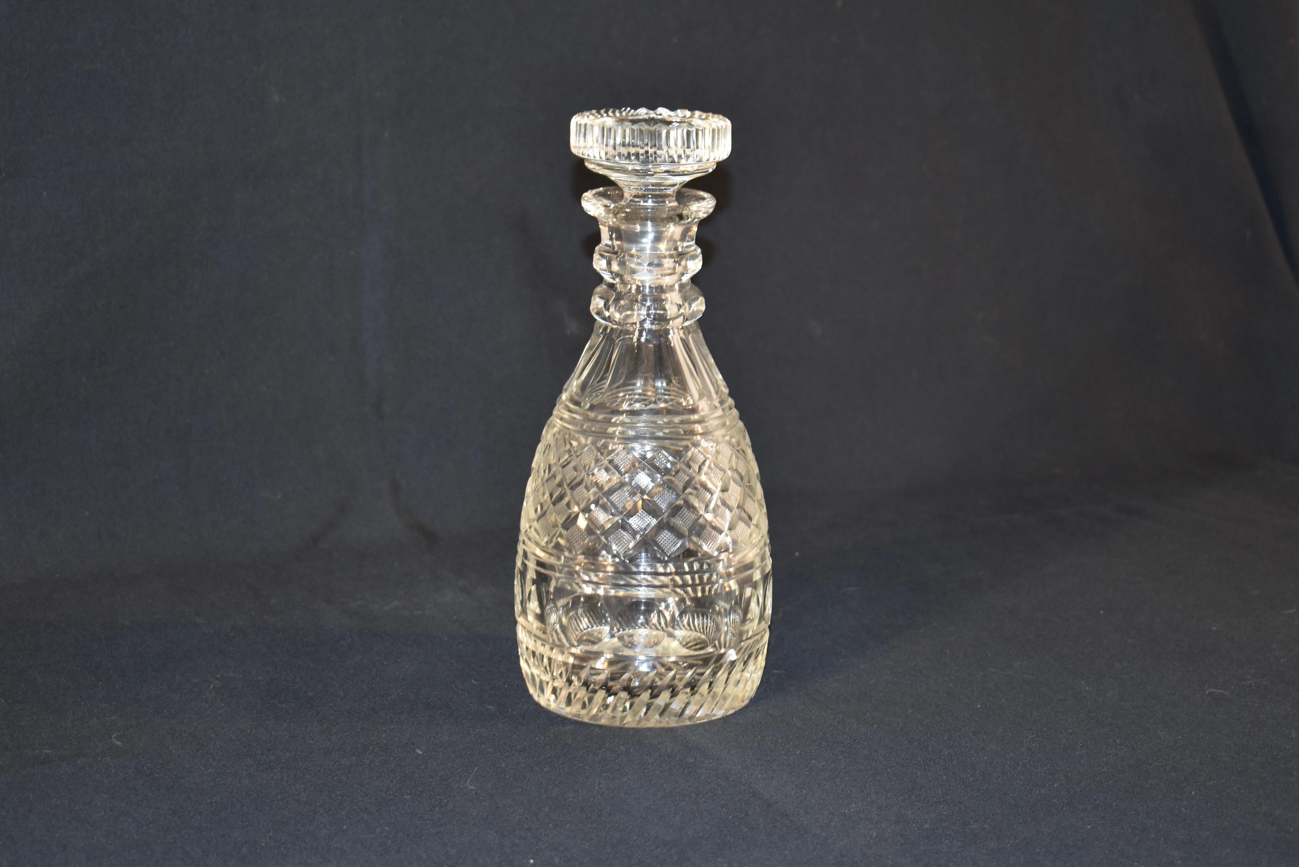 Englischer Dekanter aus geschliffenem Glas, ca. 1930er Jahre (Mitte des 20. Jahrhunderts) im Angebot