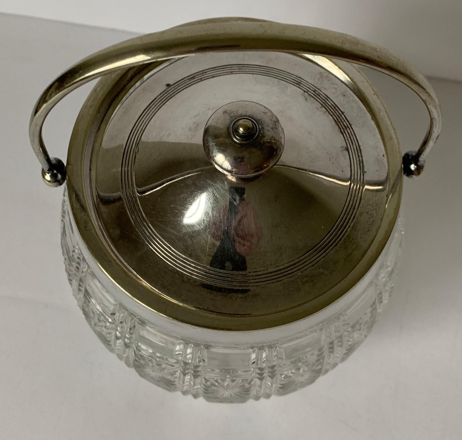 Regency Baril de biscuit anglais en verre taillé et en argent