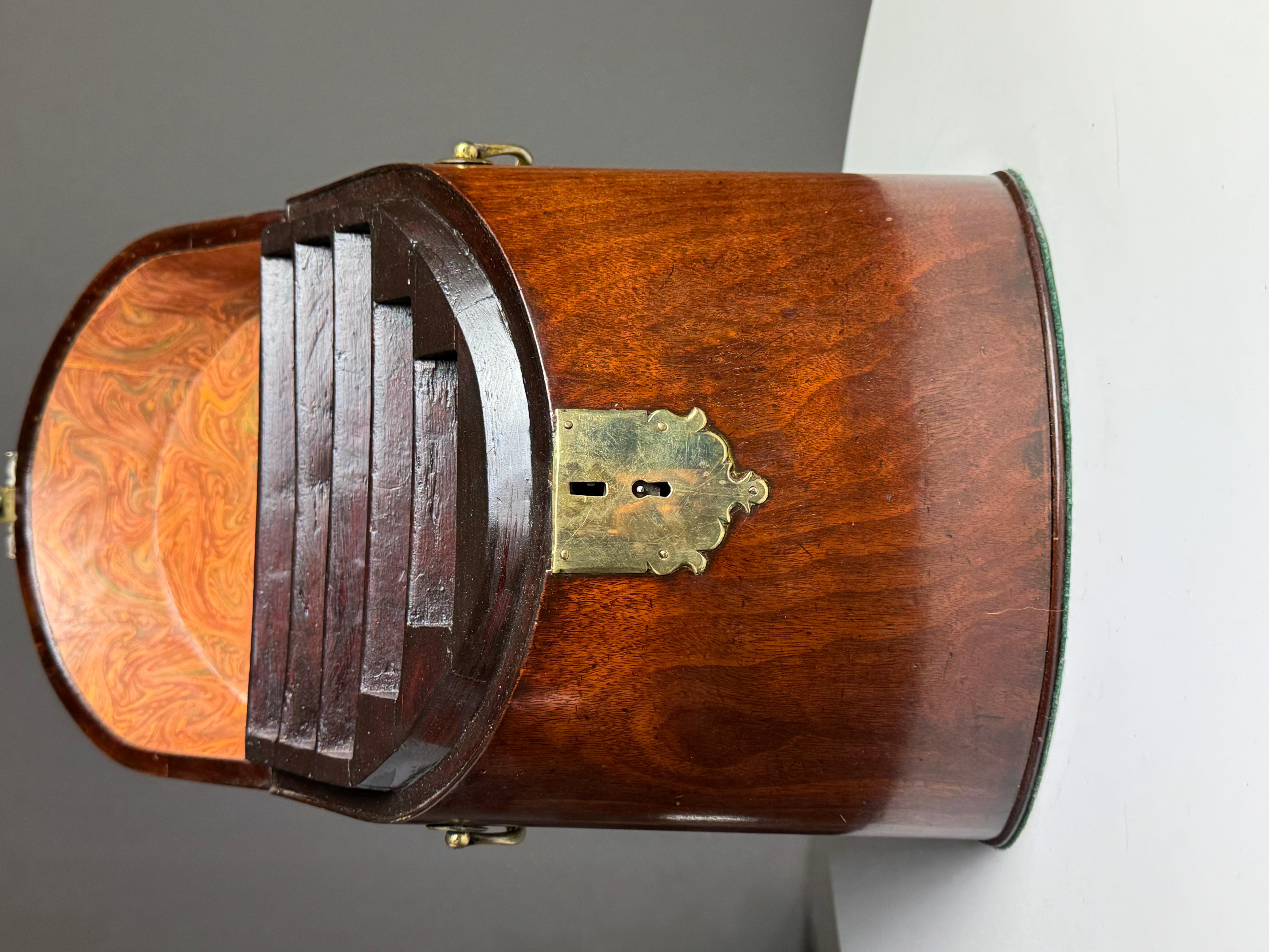 Portacartas de cuchillería inglesa Siglo XVIII en venta 10