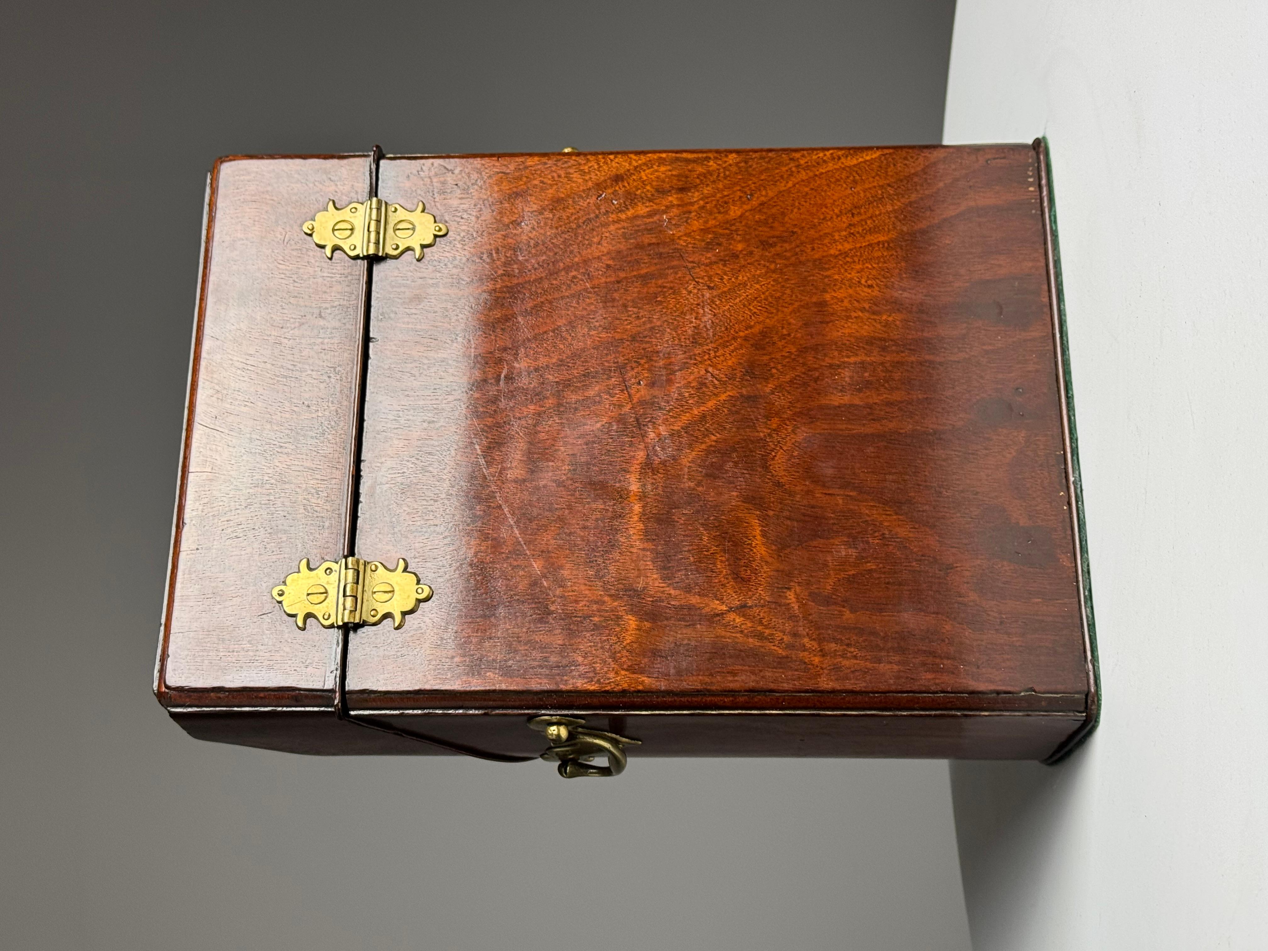 Portacartas de cuchillería inglesa Siglo XVIII en venta 1