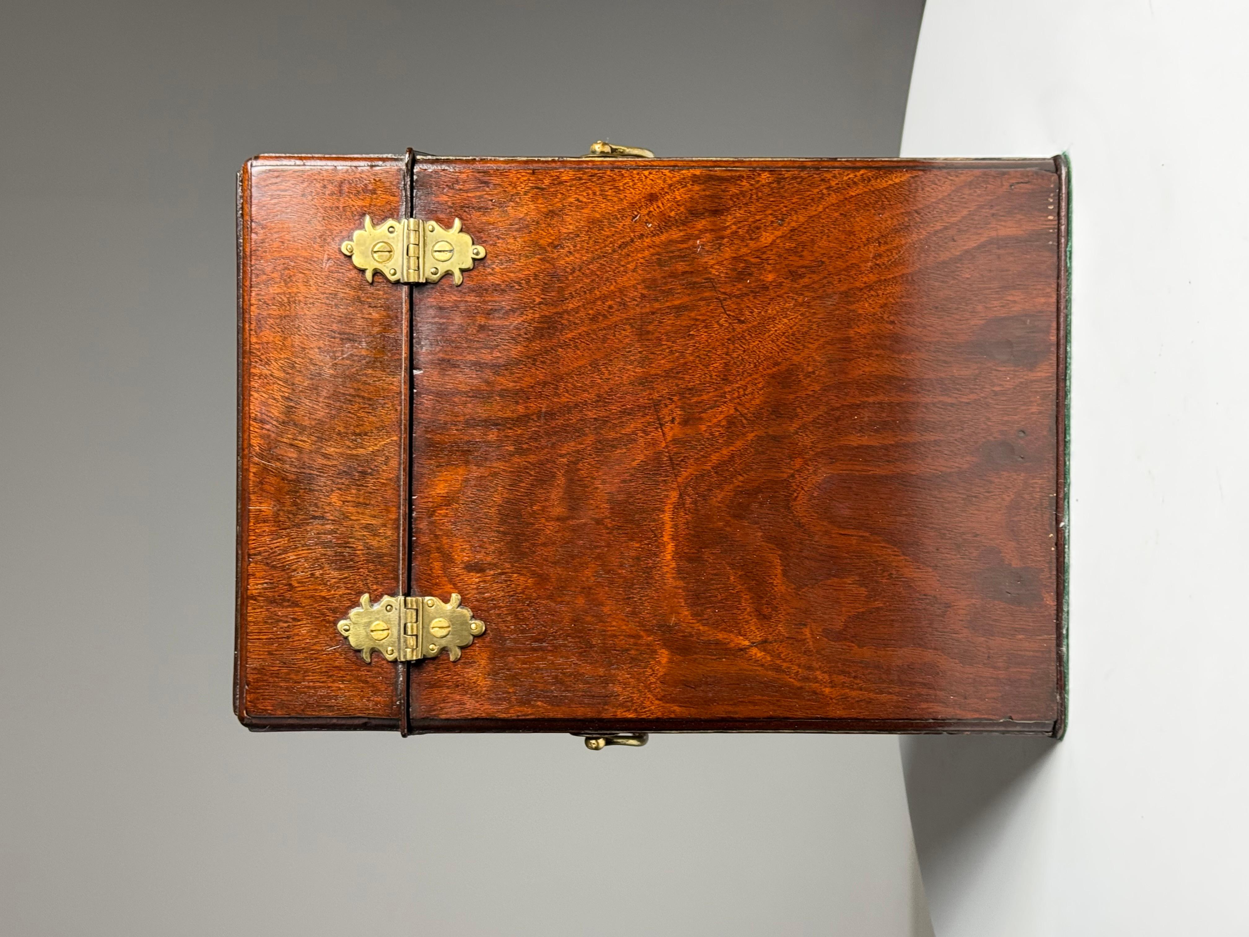 Portacartas de cuchillería inglesa Siglo XVIII en venta 2
