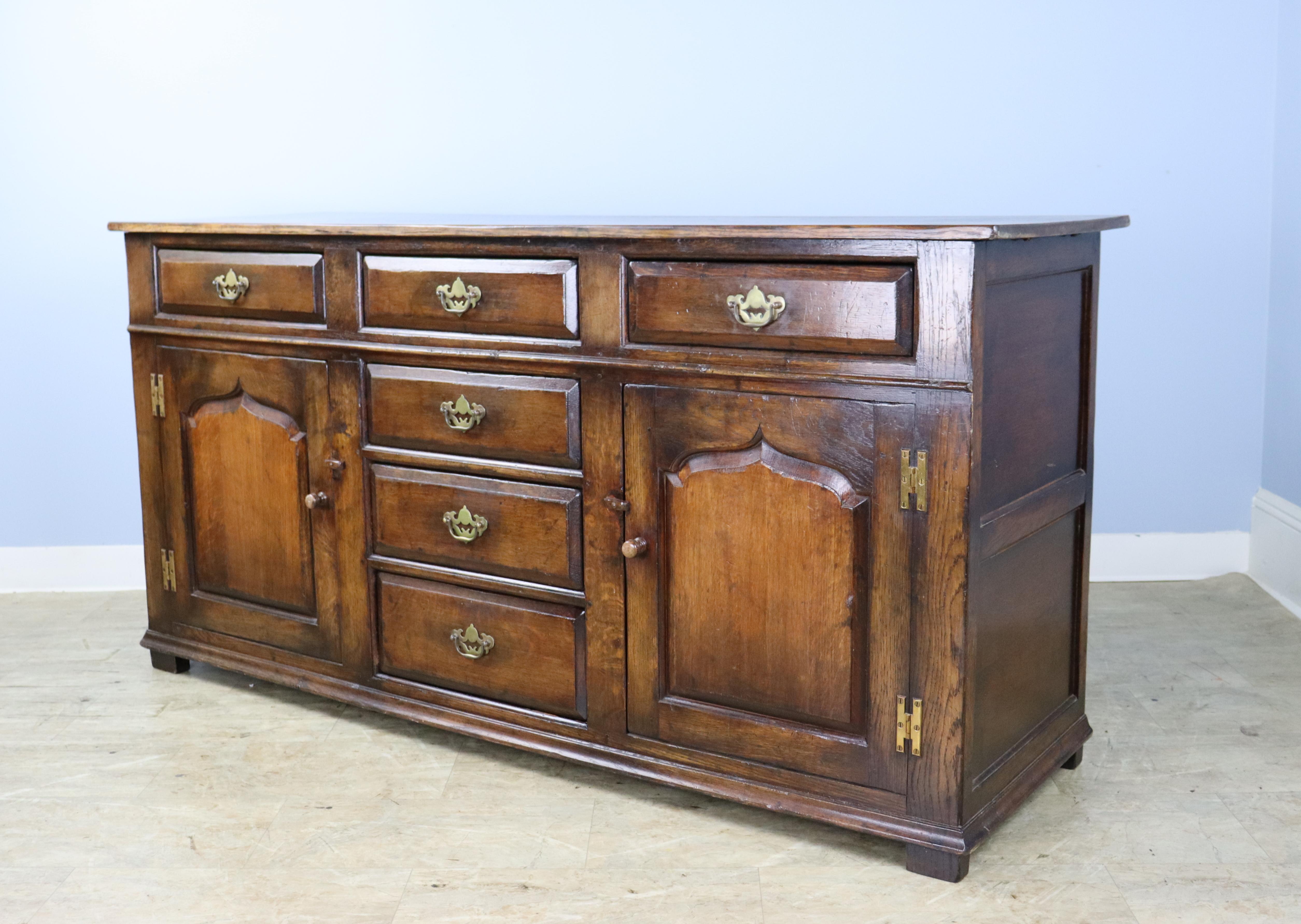 English Dark Oak Dresser Base In Good Condition For Sale In Port Chester, NY