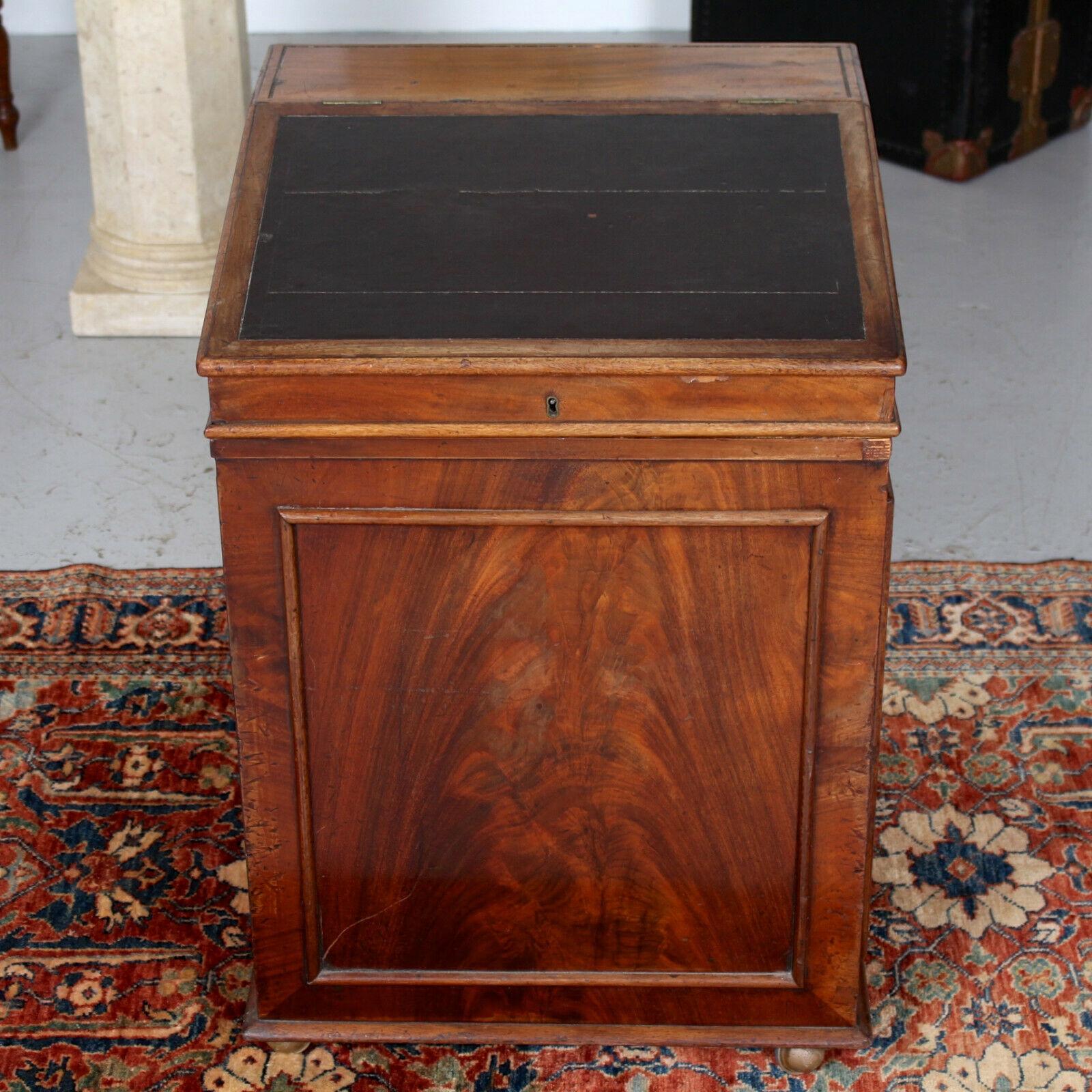 English Davenport Early 19th Century Mahogany Writing Desk For Sale 8