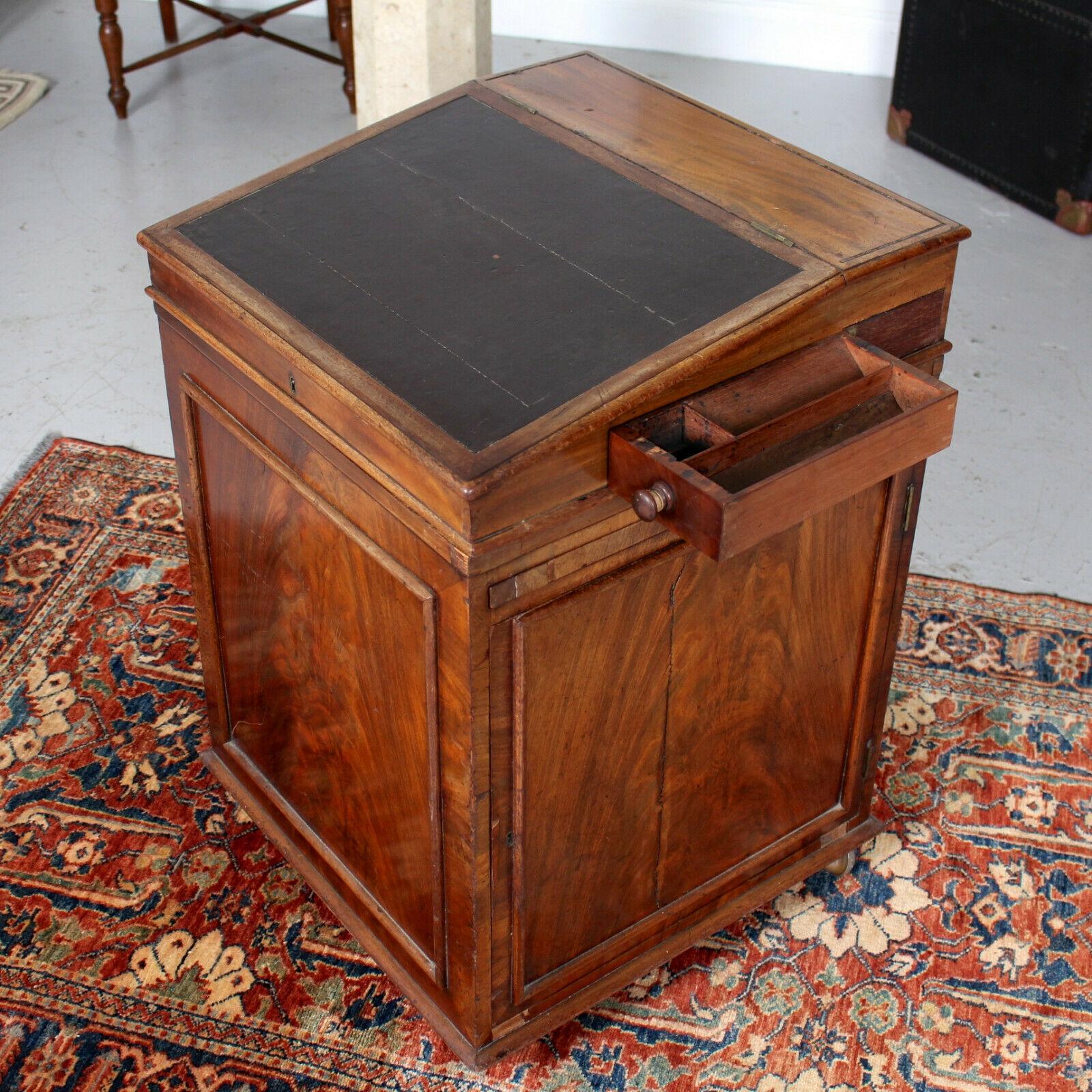 English Davenport Early 19th Century Mahogany Writing Desk In Good Condition For Sale In Newcastle upon Tyne, GB