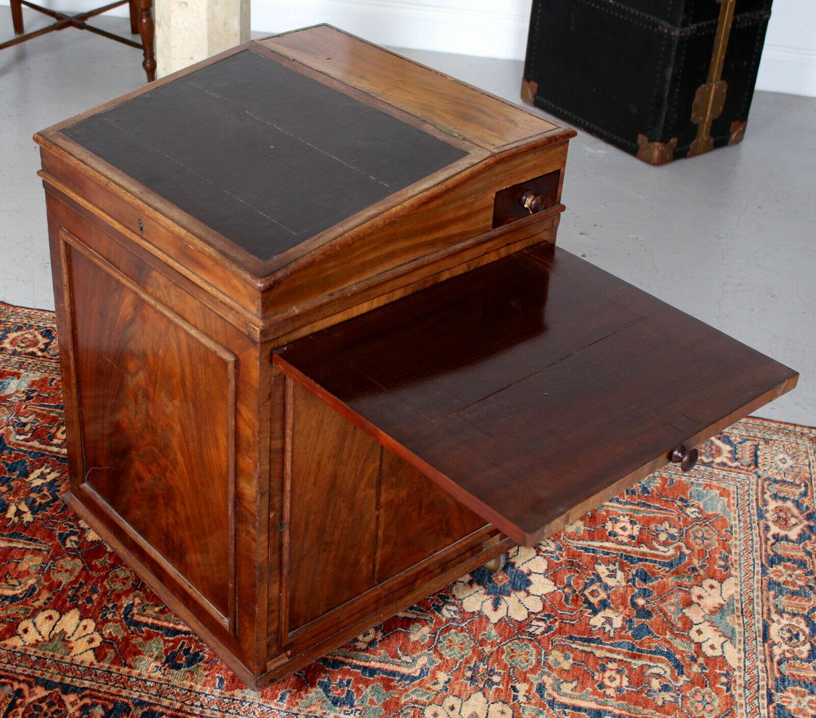 English Davenport Early 19th Century Mahogany Writing Desk For Sale 1