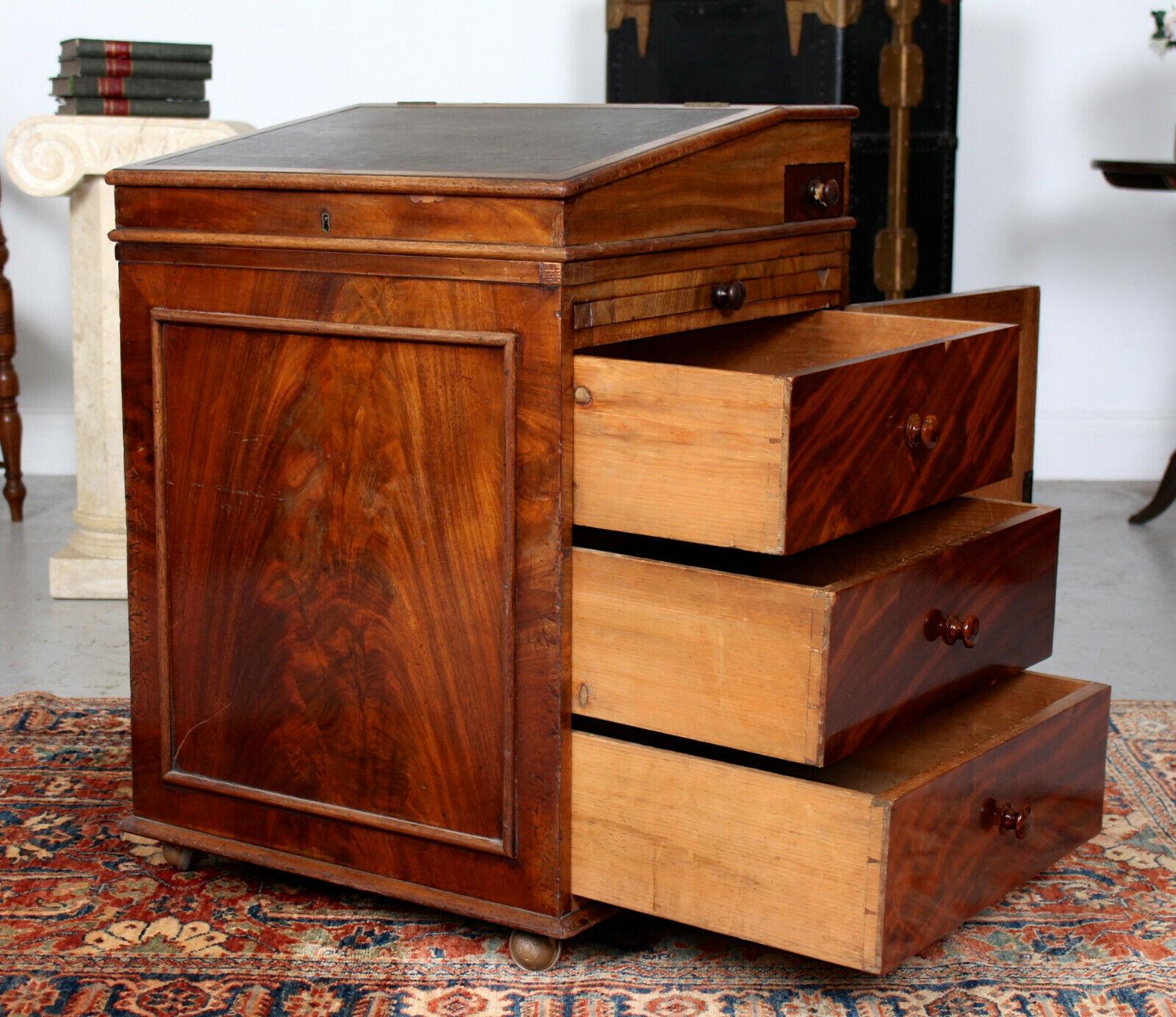 English Davenport Early 19th Century Mahogany Writing Desk For Sale 4