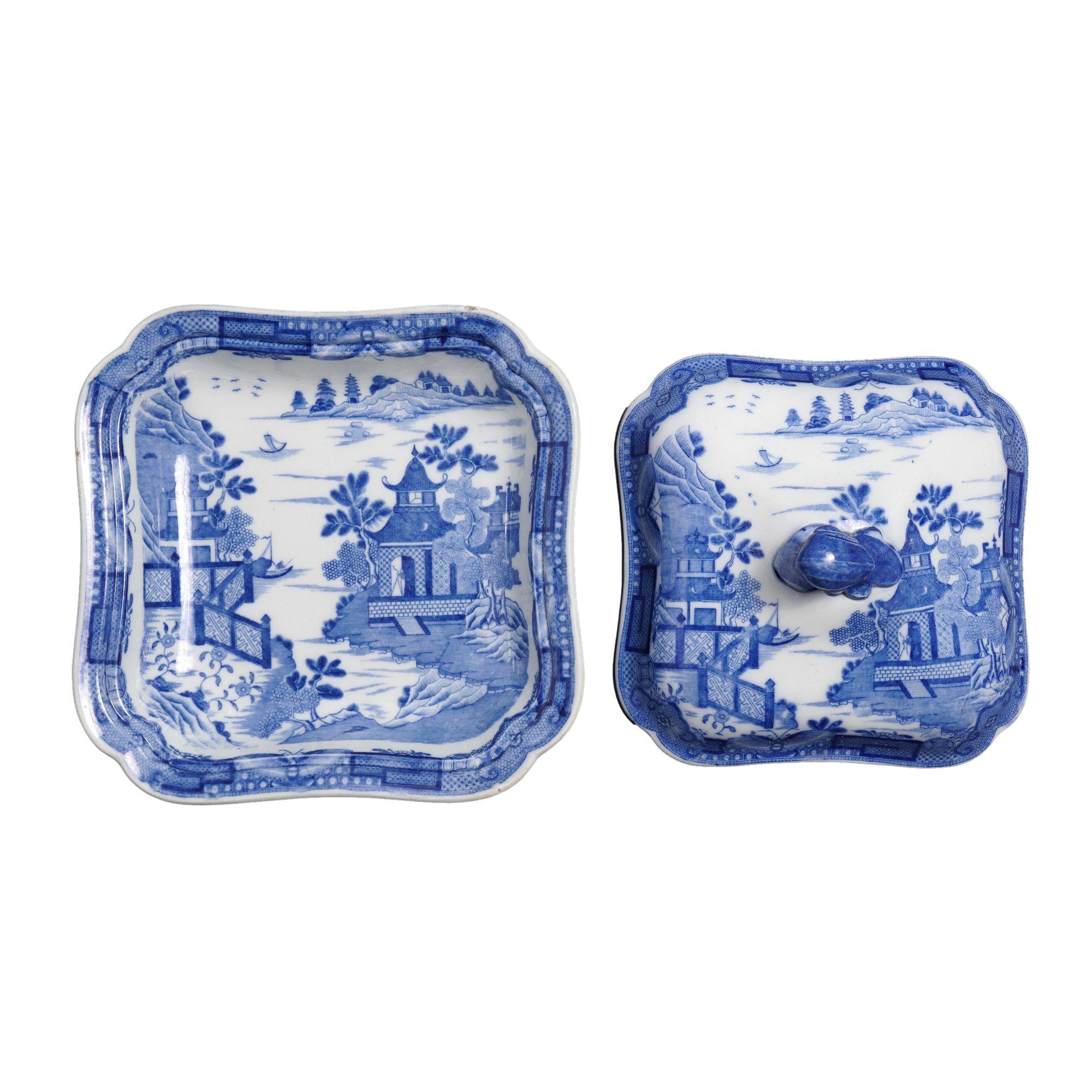 Fuente inglesa Davenport Tea House, c. 1800-25 en Bueno estado para la venta en Kenilworth, IL