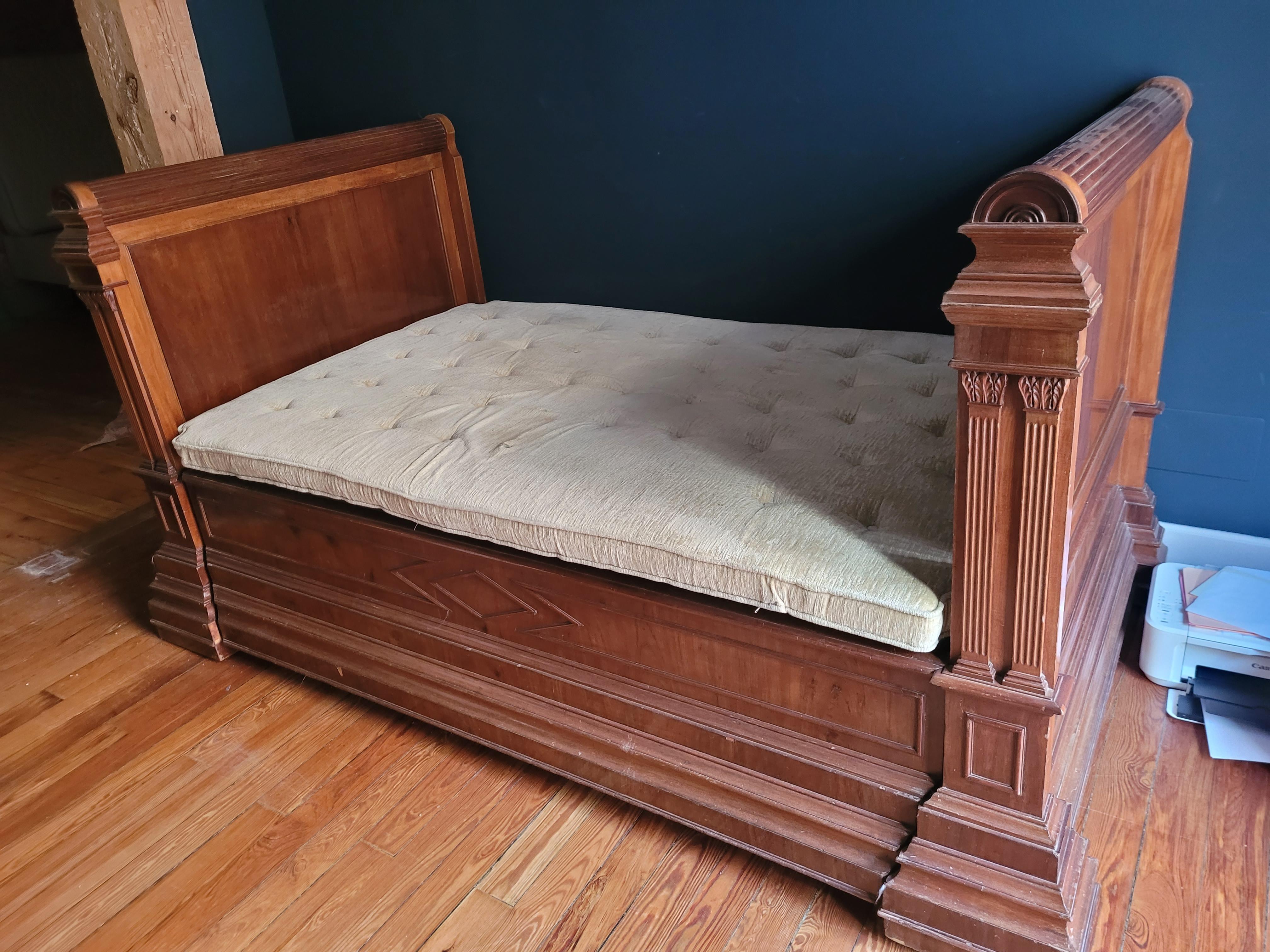 Letto da giorno inglese in legno per il riposo, Woods Williams IV in vendita 10