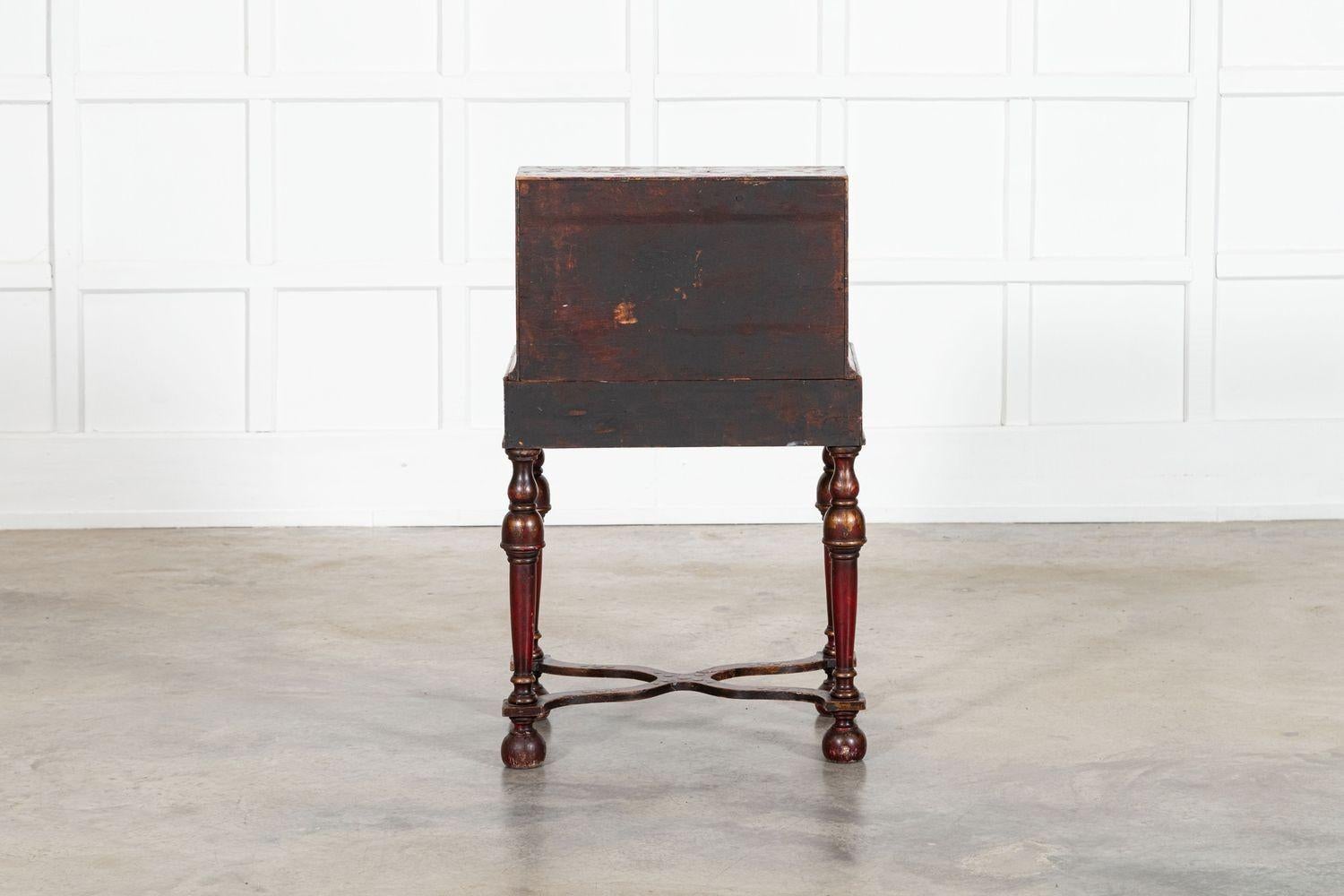 Scrittoio decorativo inglese Chinoiserie Bureau in vendita 14