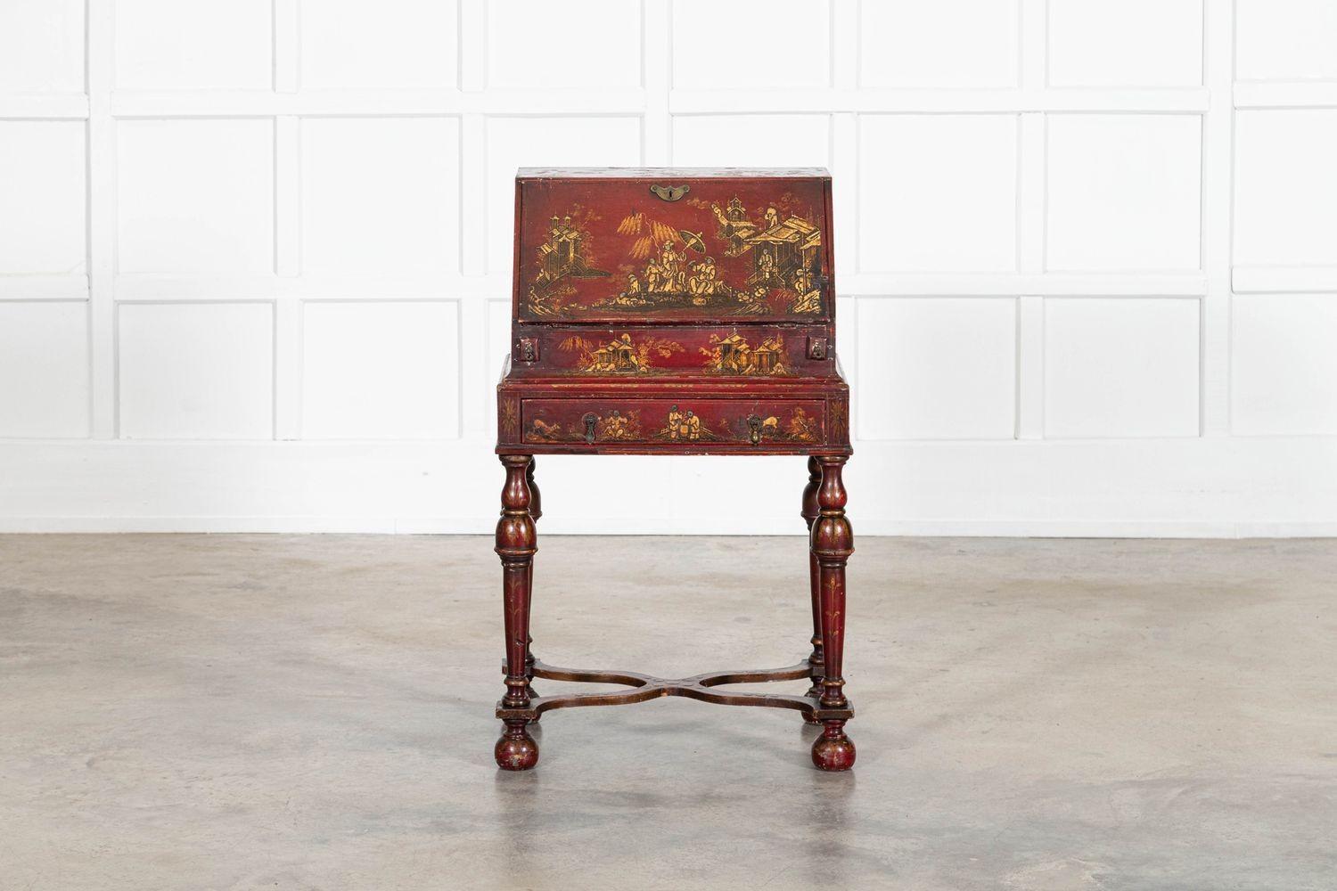 circa 1900
Scrittoio decorativo inglese Chinoiserie Bureau
- Bonheur Du Jour. Ottimo colore e patina con decorazione a cineserie.
sku 1006
W58 x D38 x H97 cm
Peso 13Kg