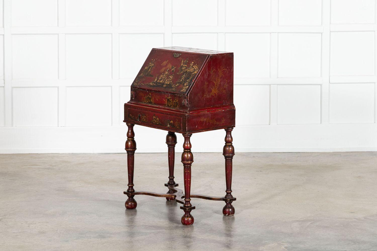 XX secolo Scrittoio decorativo inglese Chinoiserie Bureau in vendita