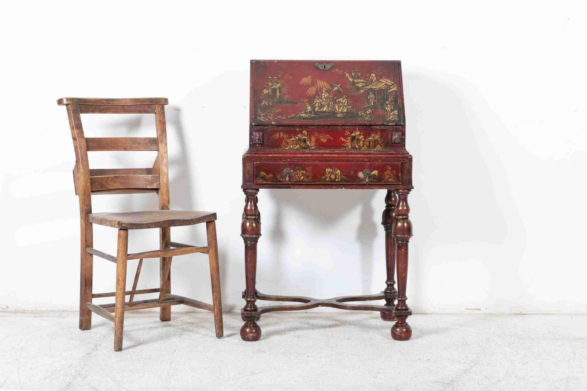 Englischer dekorativer Chinoiserie-Büro-Schreibtisch (Hartholz) im Angebot