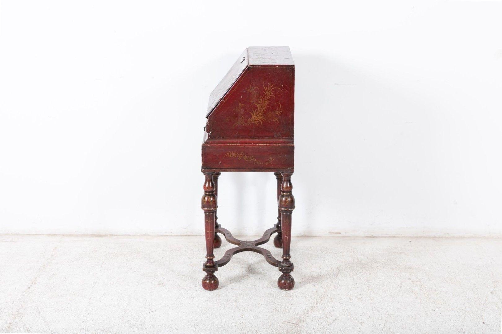 Englischer dekorativer Chinoiserie-Büro-Schreibtisch im Angebot 1