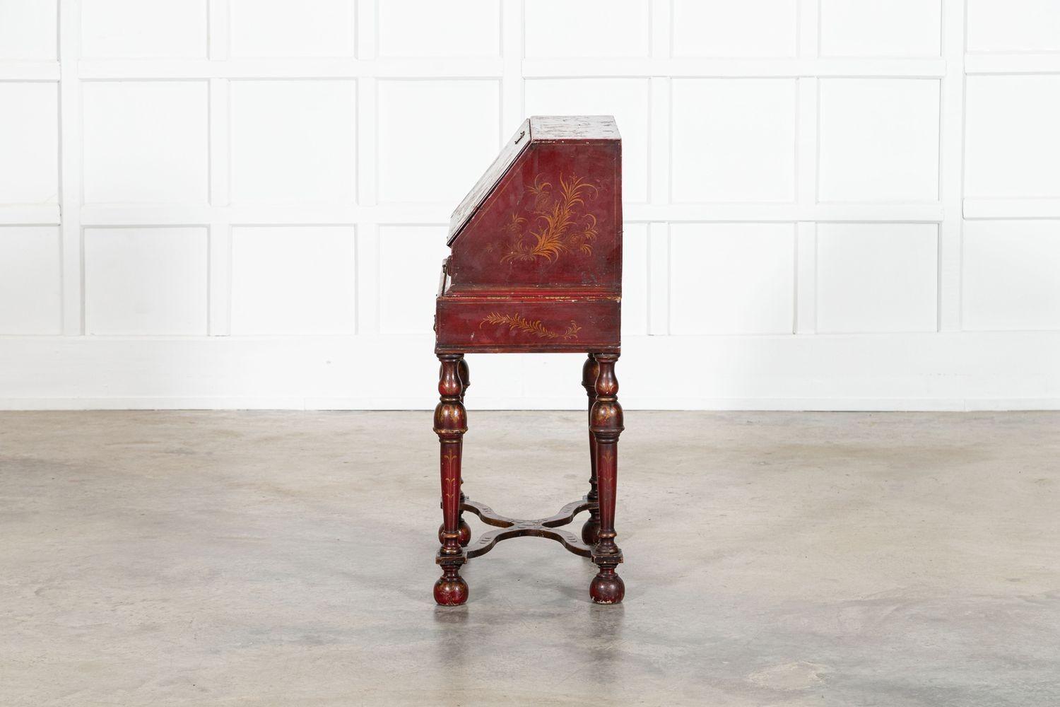 Scrittoio decorativo inglese Chinoiserie Bureau in vendita 4