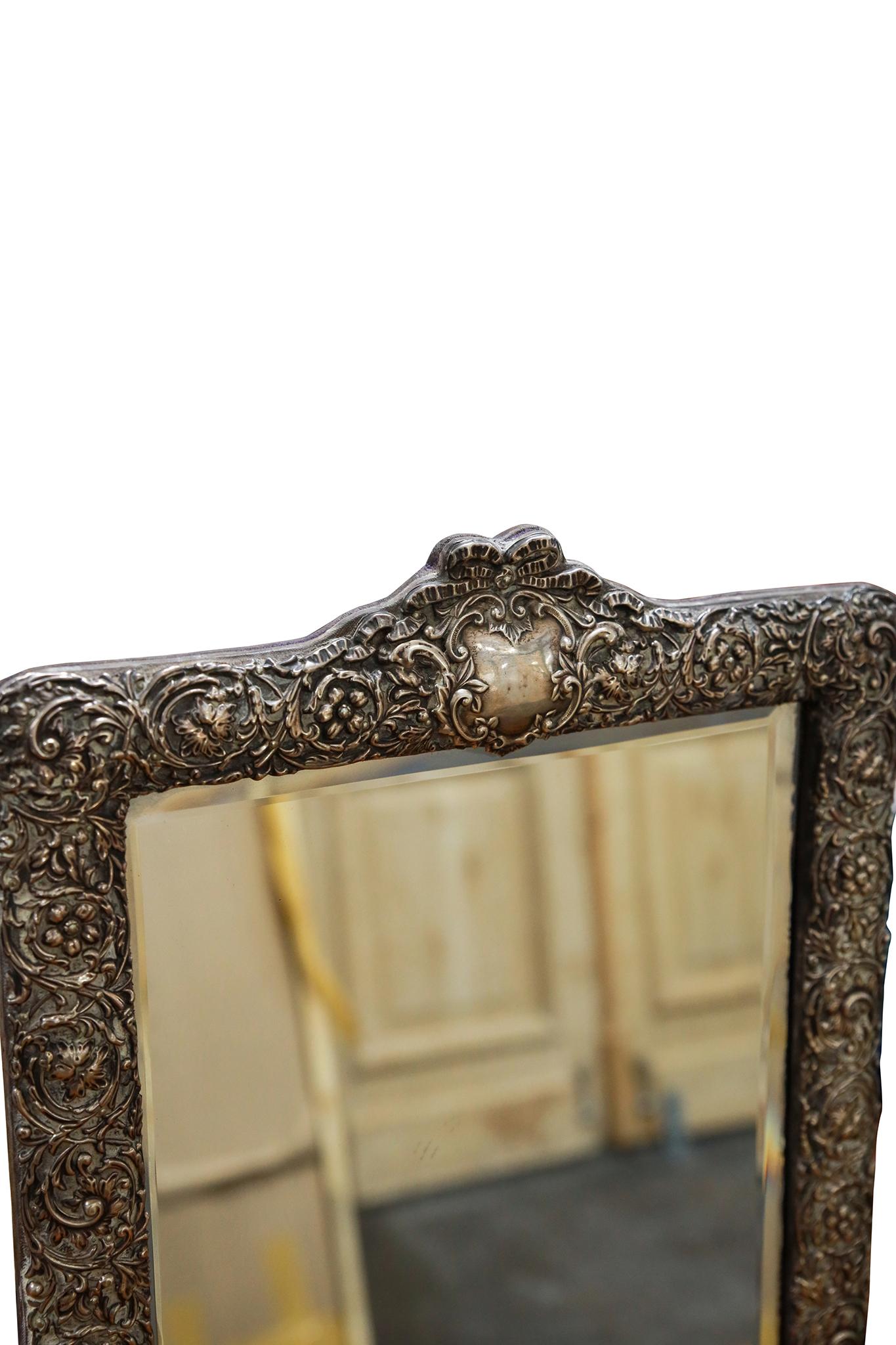 English Decorative Table-Top Mirror In Good Condition For Sale In Round Top, TX