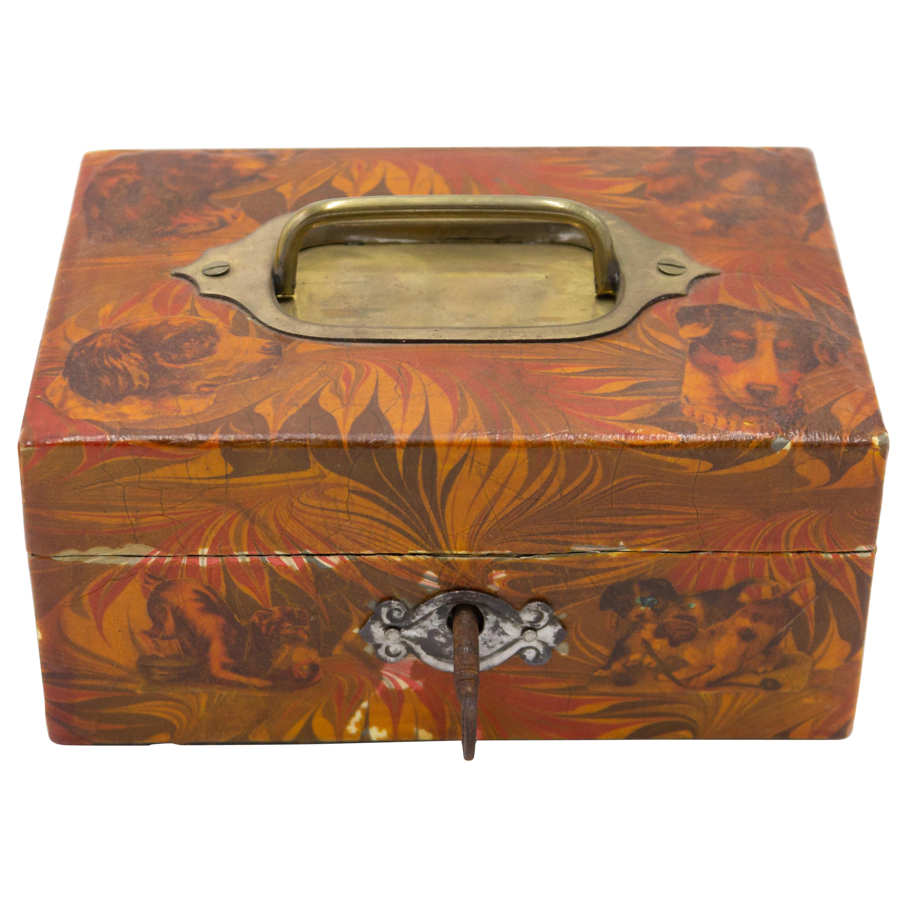 Englische Hundekoffer mit Decoupage im Angebot