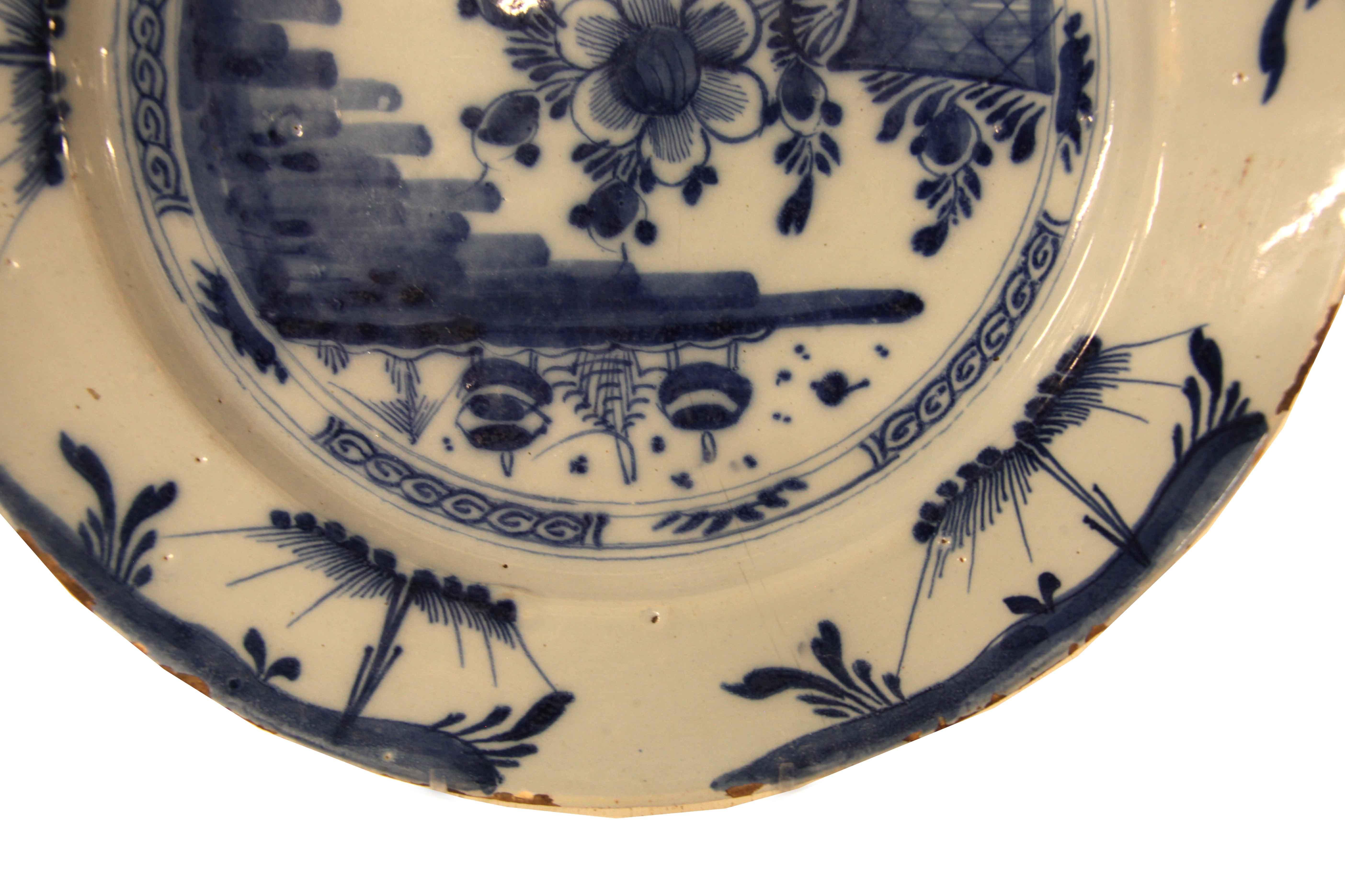 English Delft Blue and White Charger In Good Condition In Wilson, NC