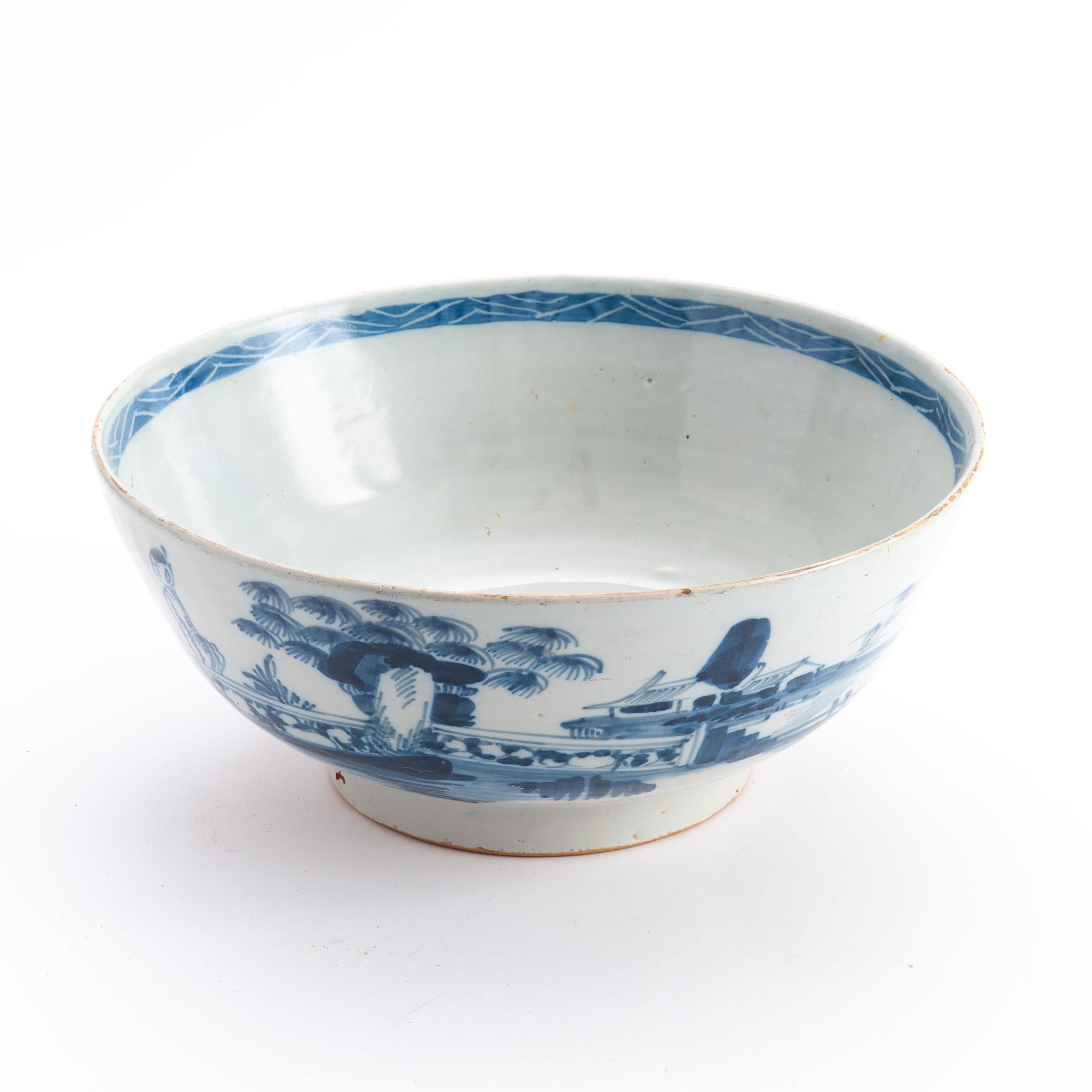 Hand-Painted English Delft Bowl circa 1760 For Sale