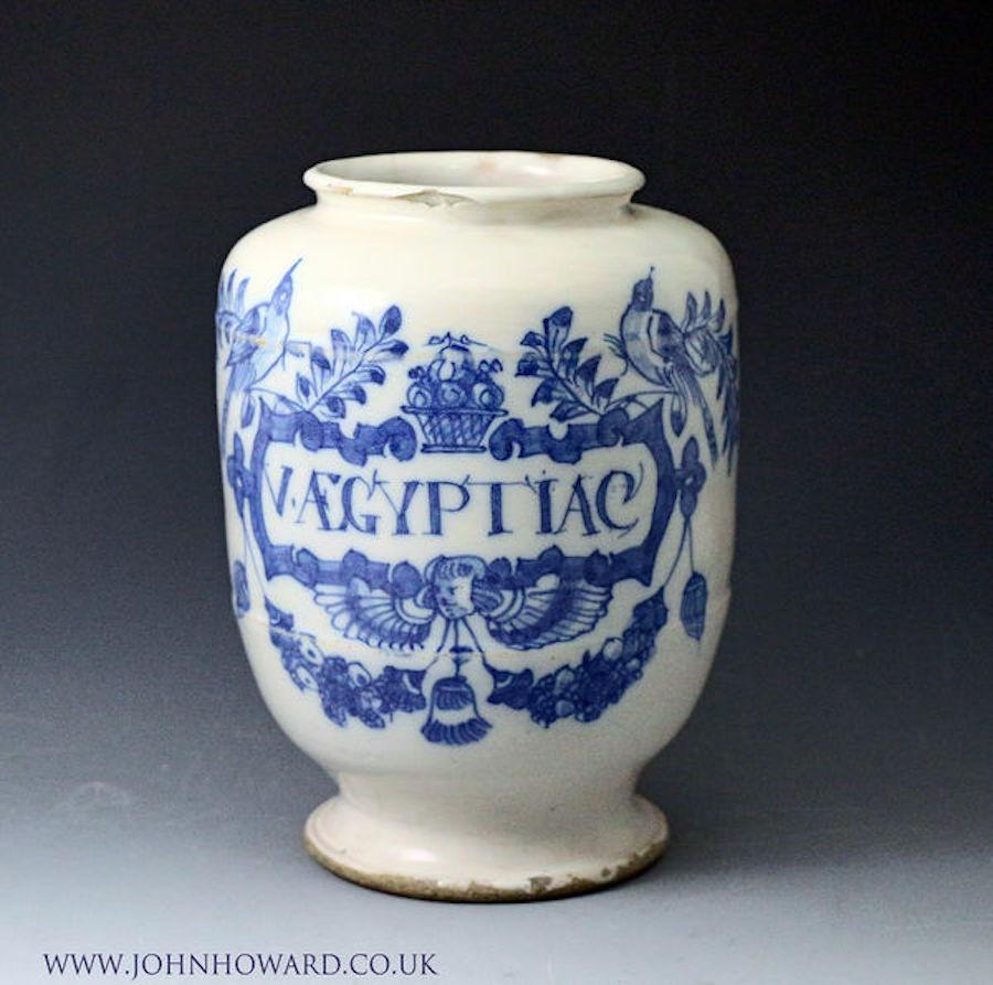 English Delftware Drug Jar Songbirds Pattern Late 17th Century London In Good Condition For Sale In Woodstock, OXFORDSHIRE