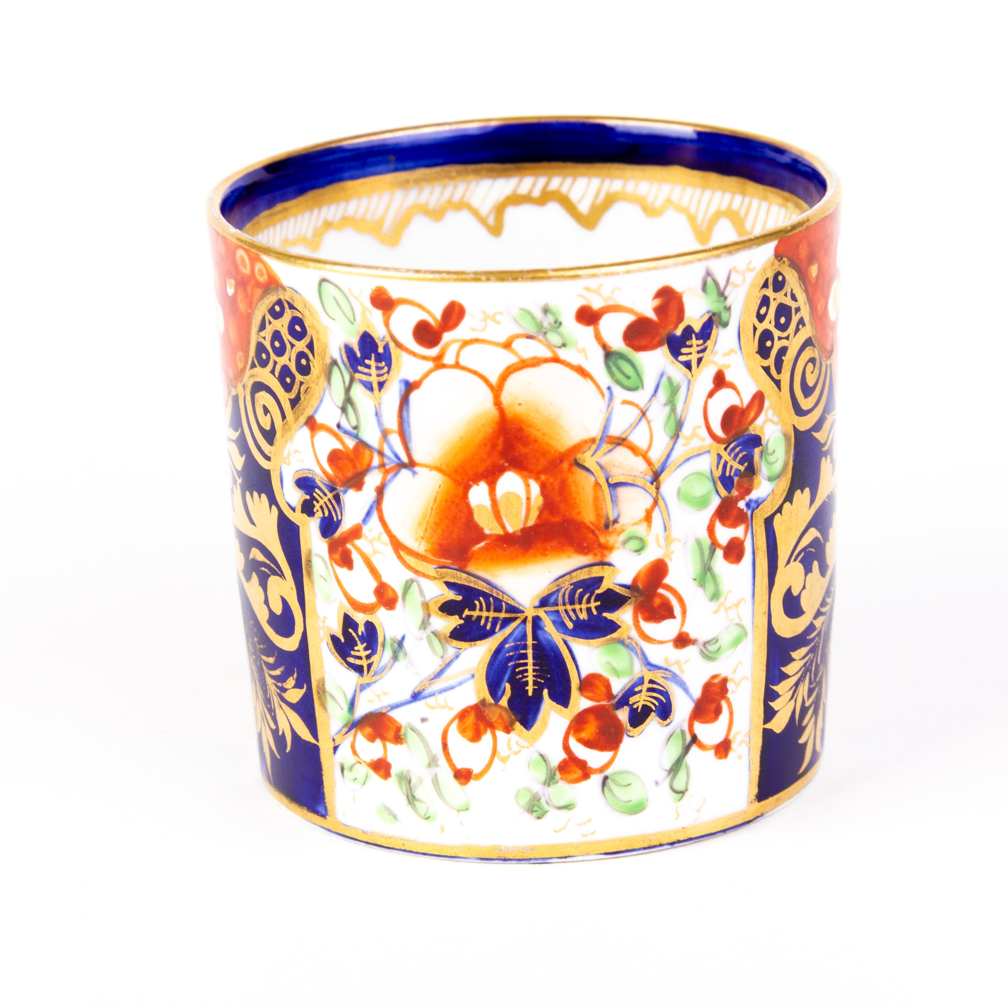 English Derby Porcelain Georgian Imari Bamboo Stemmed Coffee Can ca. 1805
Good condition overall, as seen.
From a private collection.
Free international shipping.