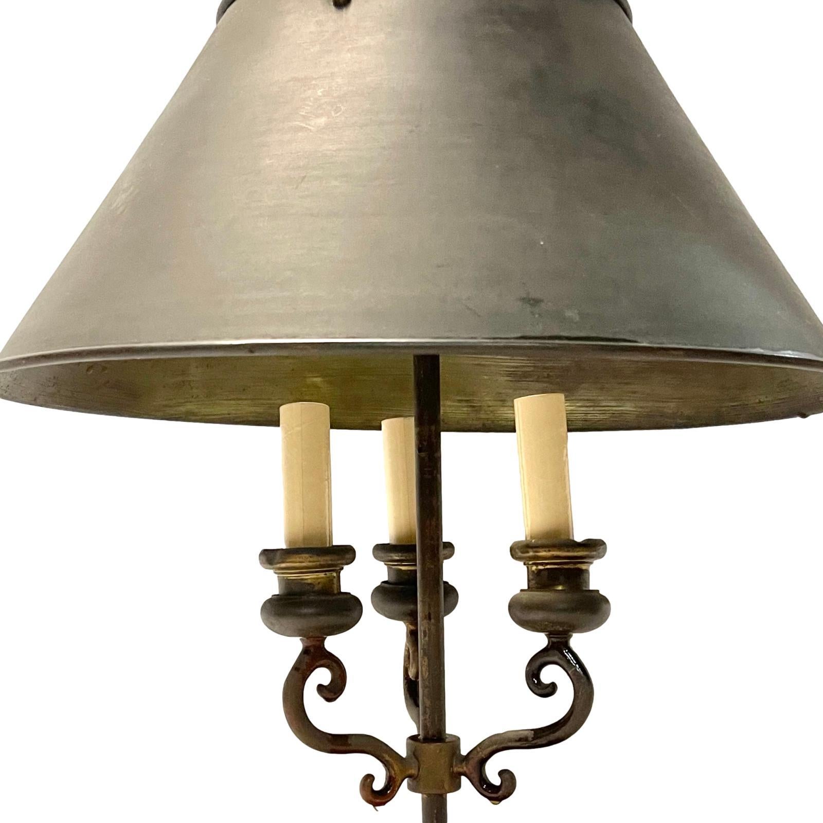 English Desk Lamp with Tole Shade In Good Condition For Sale In New York, NY