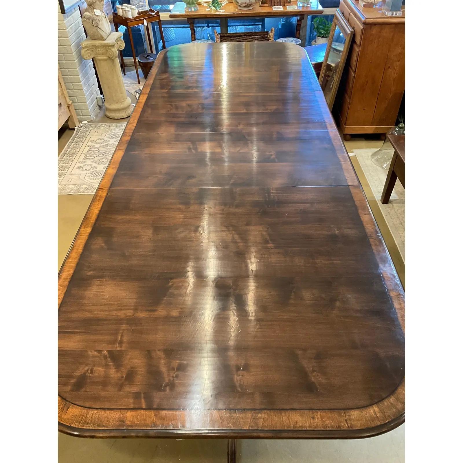 English Dining Table In Excellent Condition For Sale In Nashville, TN