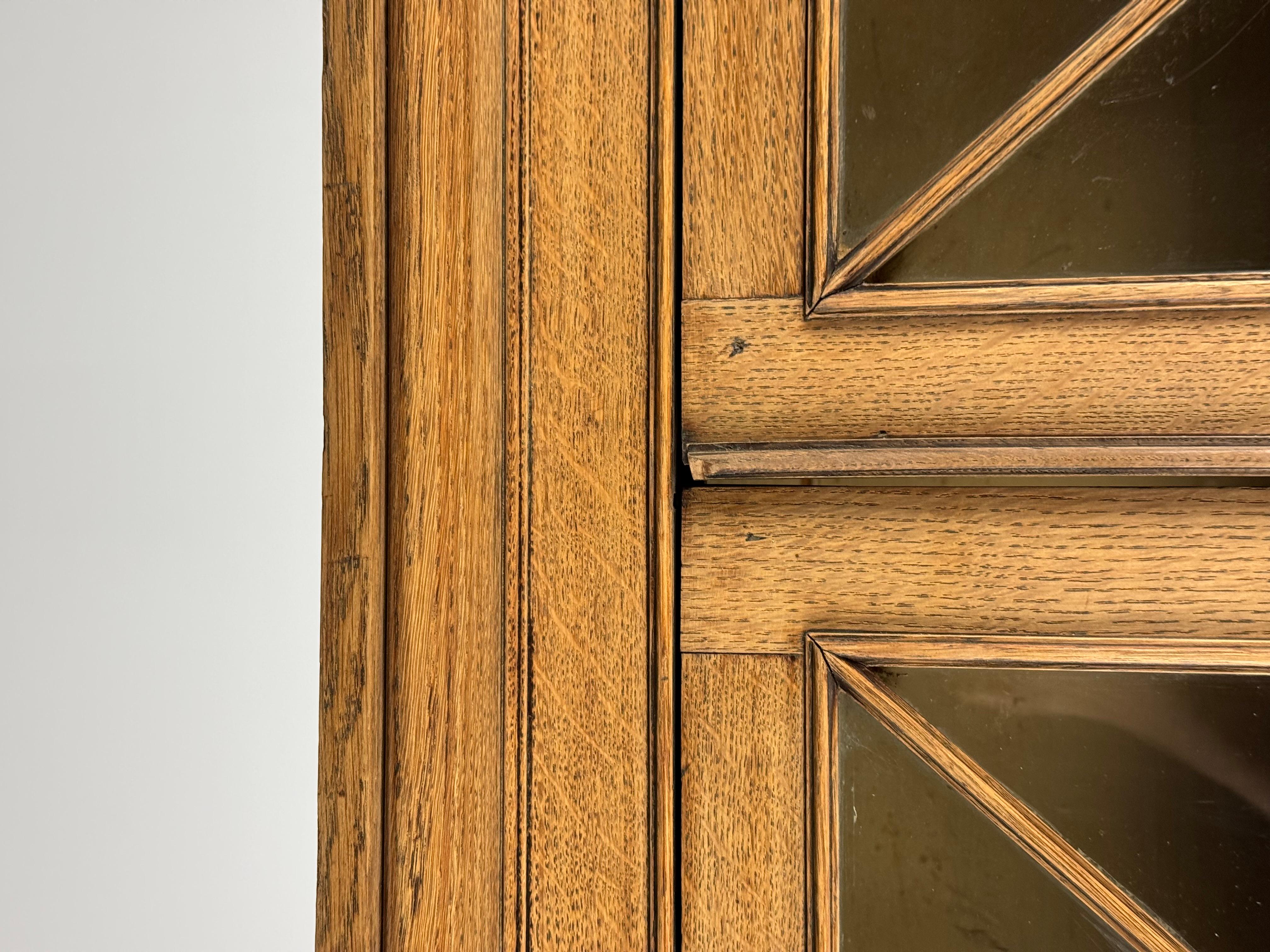 English display case 19th century oak For Sale 8