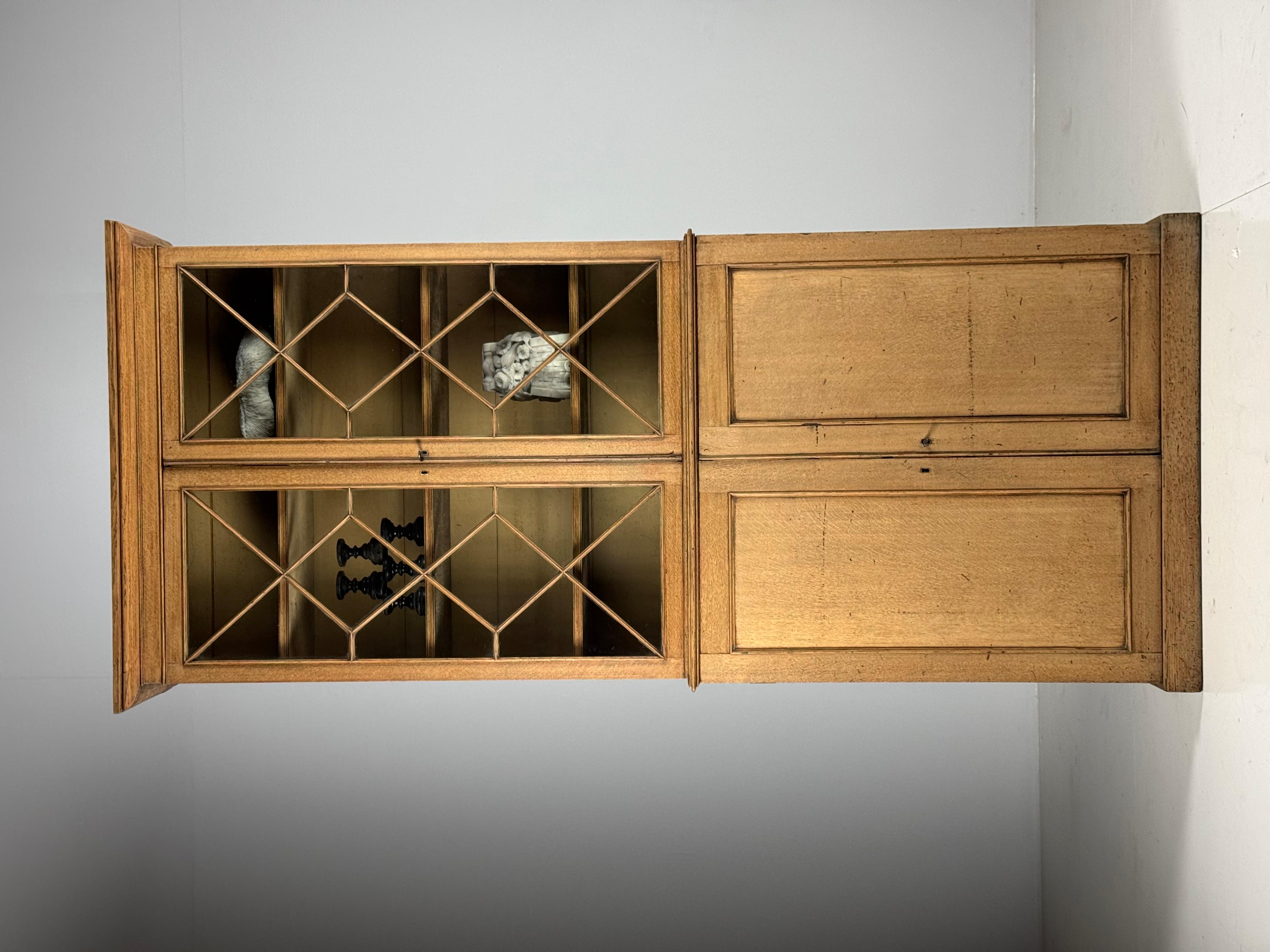 English display case 19th century oak For Sale 10