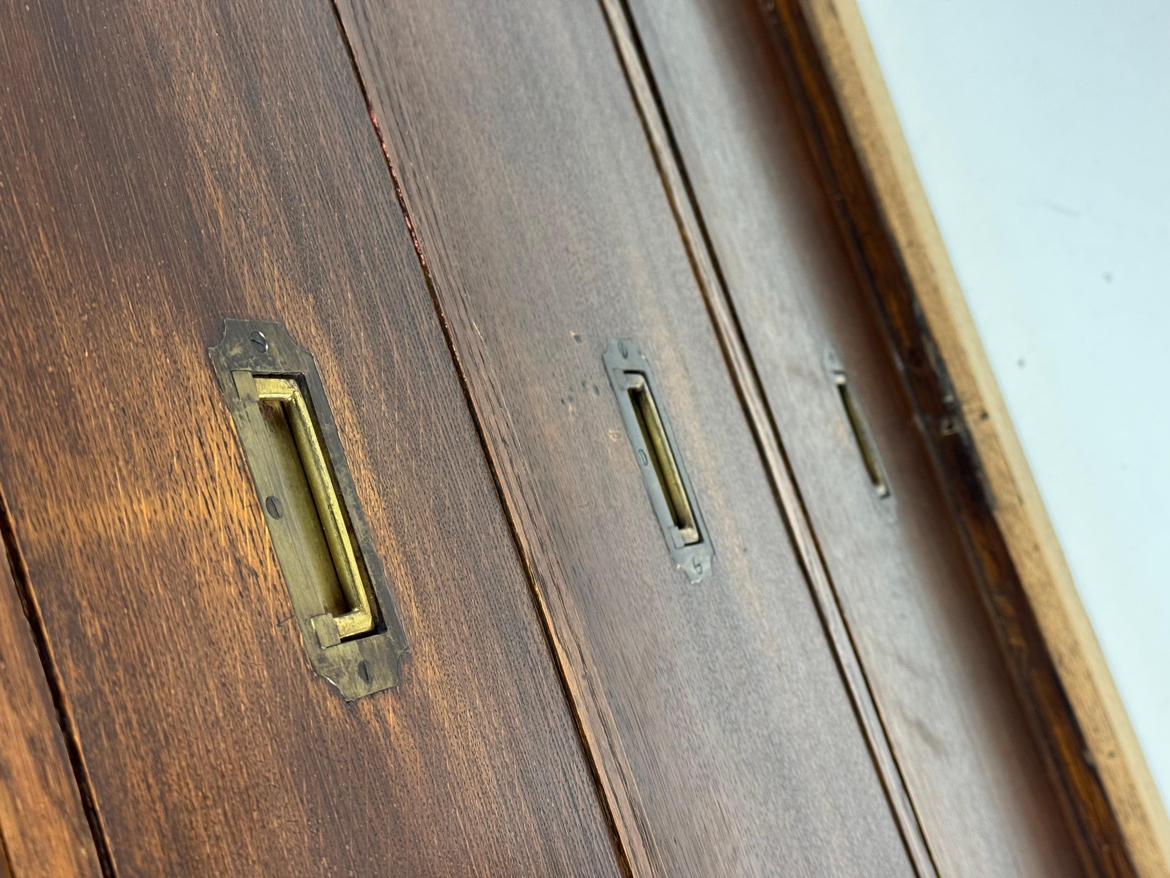 English display case 19th century oak For Sale 15