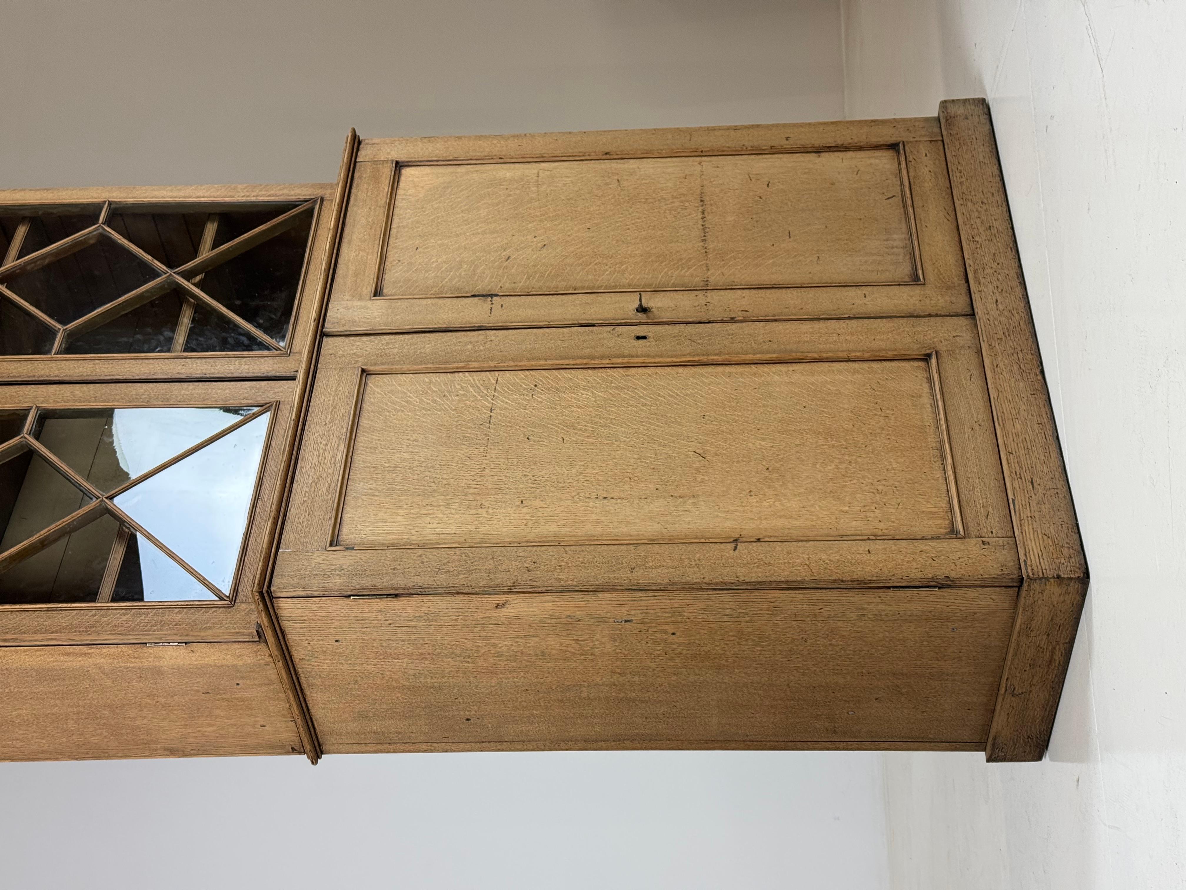 English display case 19th century oak In Good Condition For Sale In MILL, NL