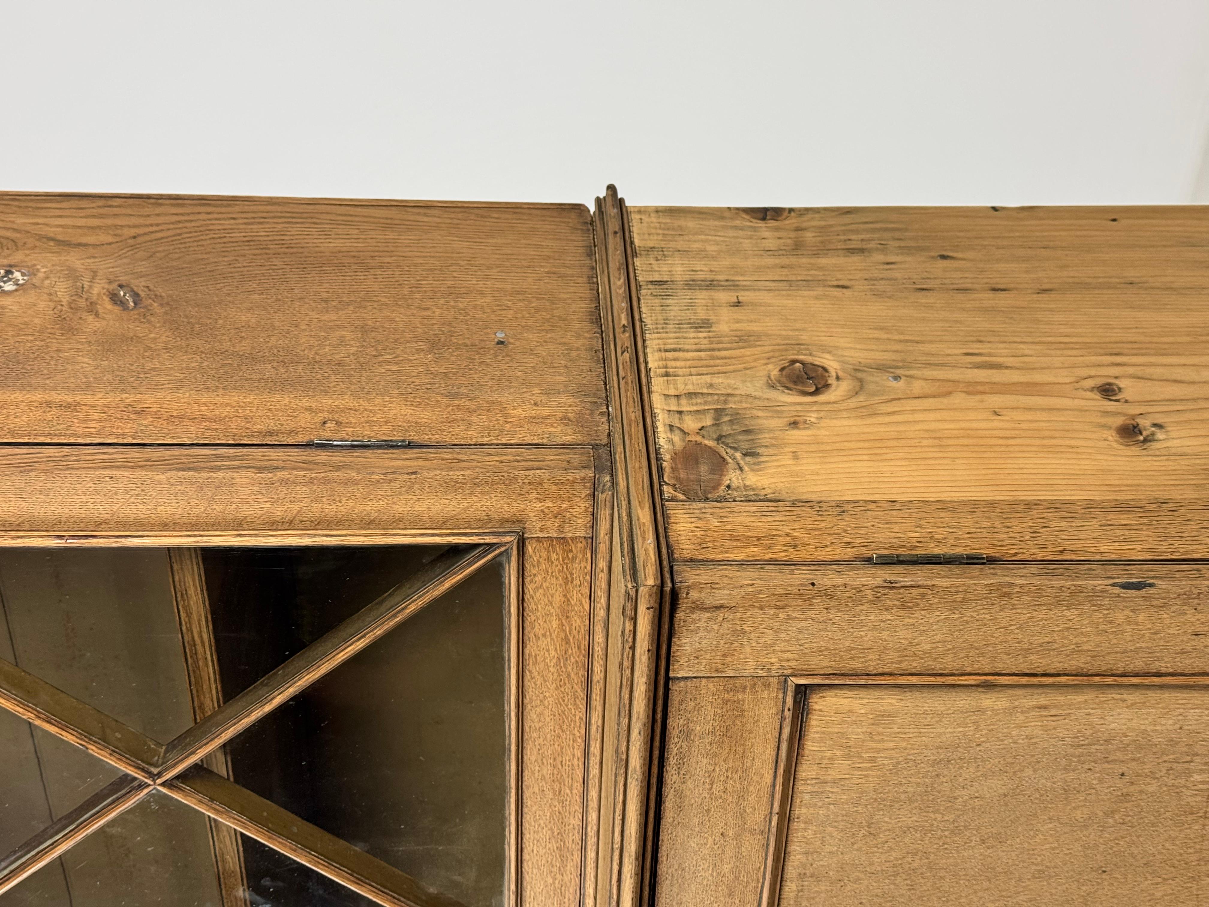 English display case 19th century oak For Sale 3