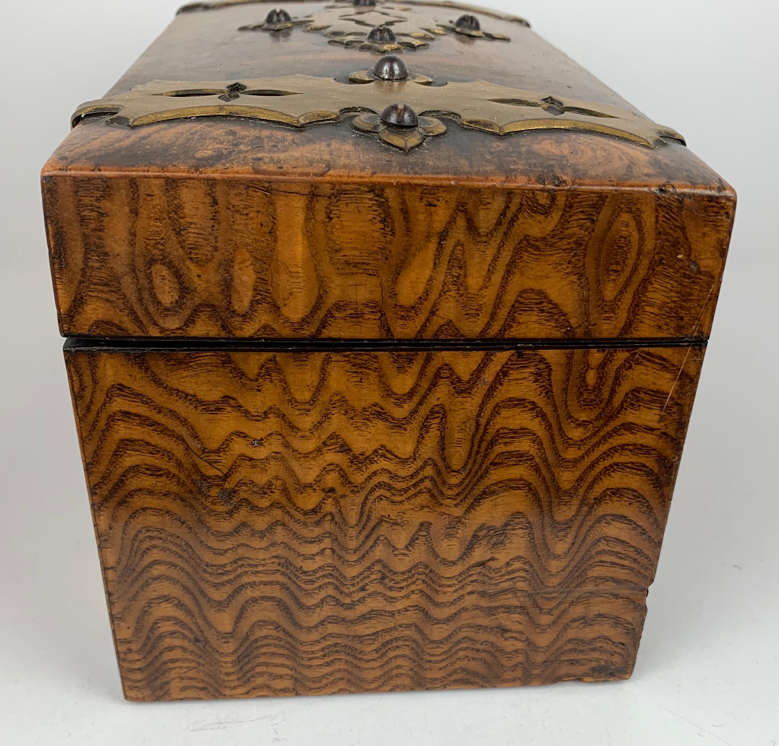 Victorian  Tea Caddy in Carpathian Elm with Double Compartments-England, 19th c.