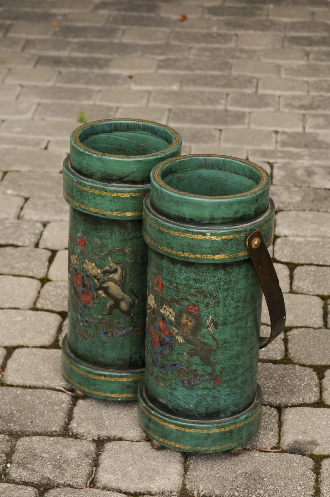 English Double Leather Bucket with Handle and Royal Coat of Arms, circa 1920 For Sale 5