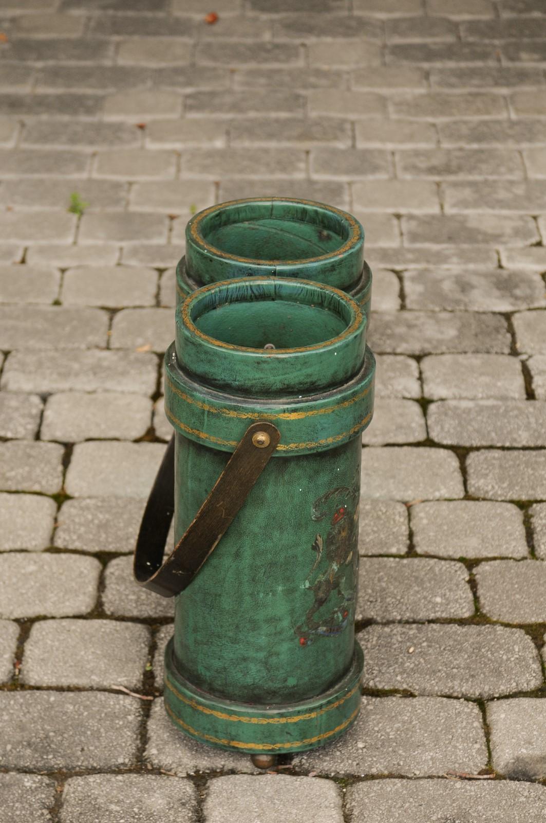 English Double Leather Bucket with Handle and Royal Coat of Arms, circa 1920 For Sale 1