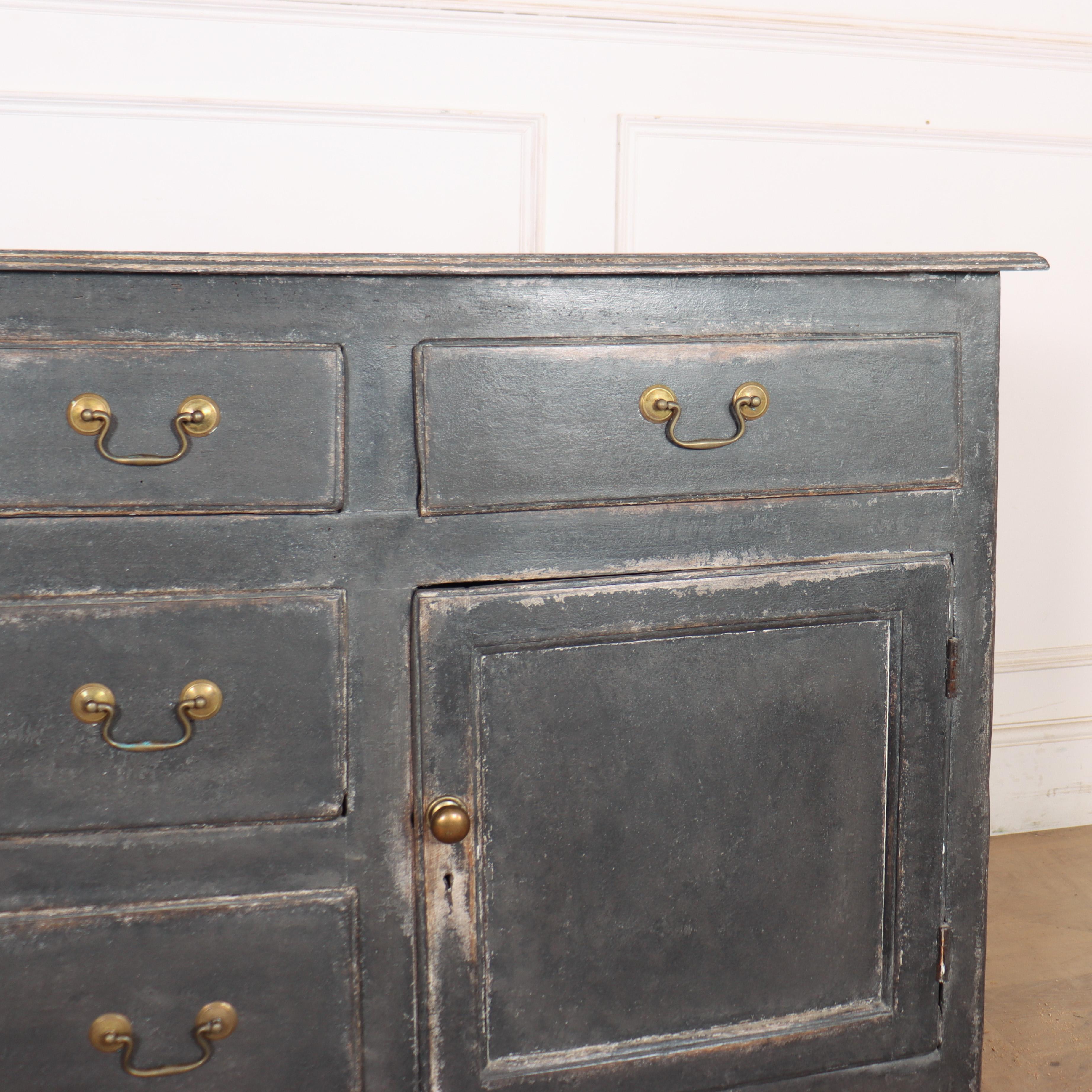 English Dresser Base In Good Condition For Sale In Leamington Spa, Warwickshire