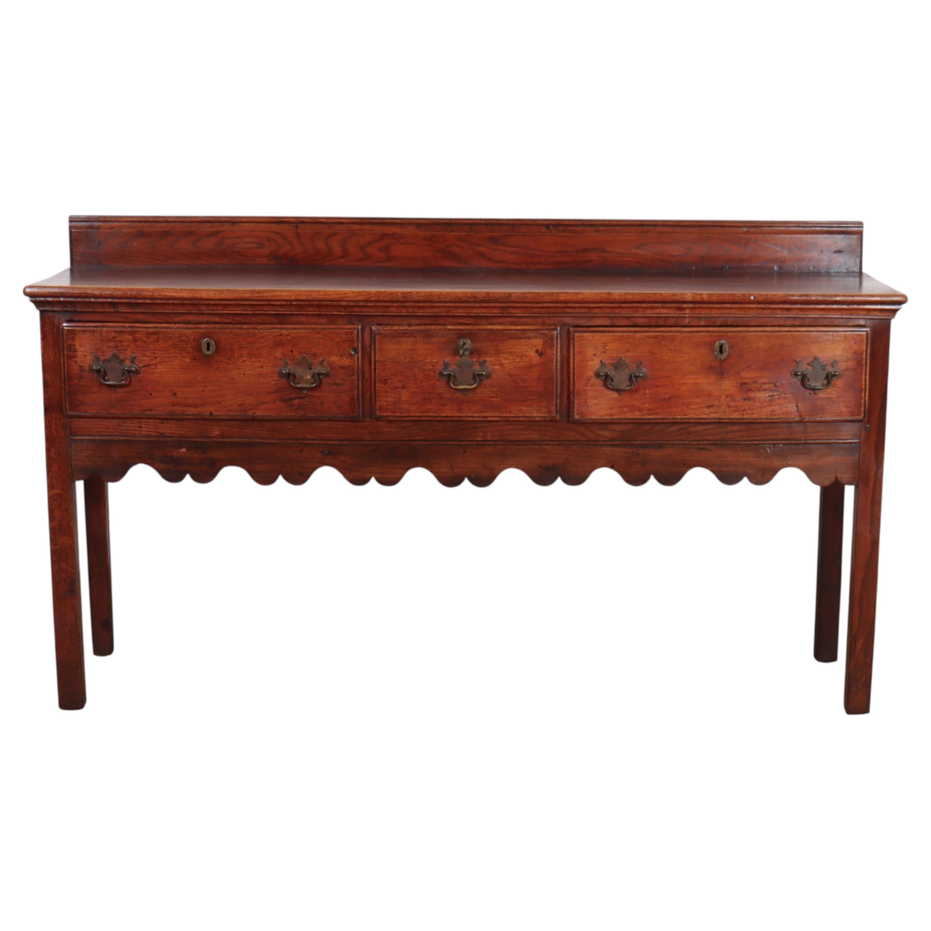 Base de commode anglaise
