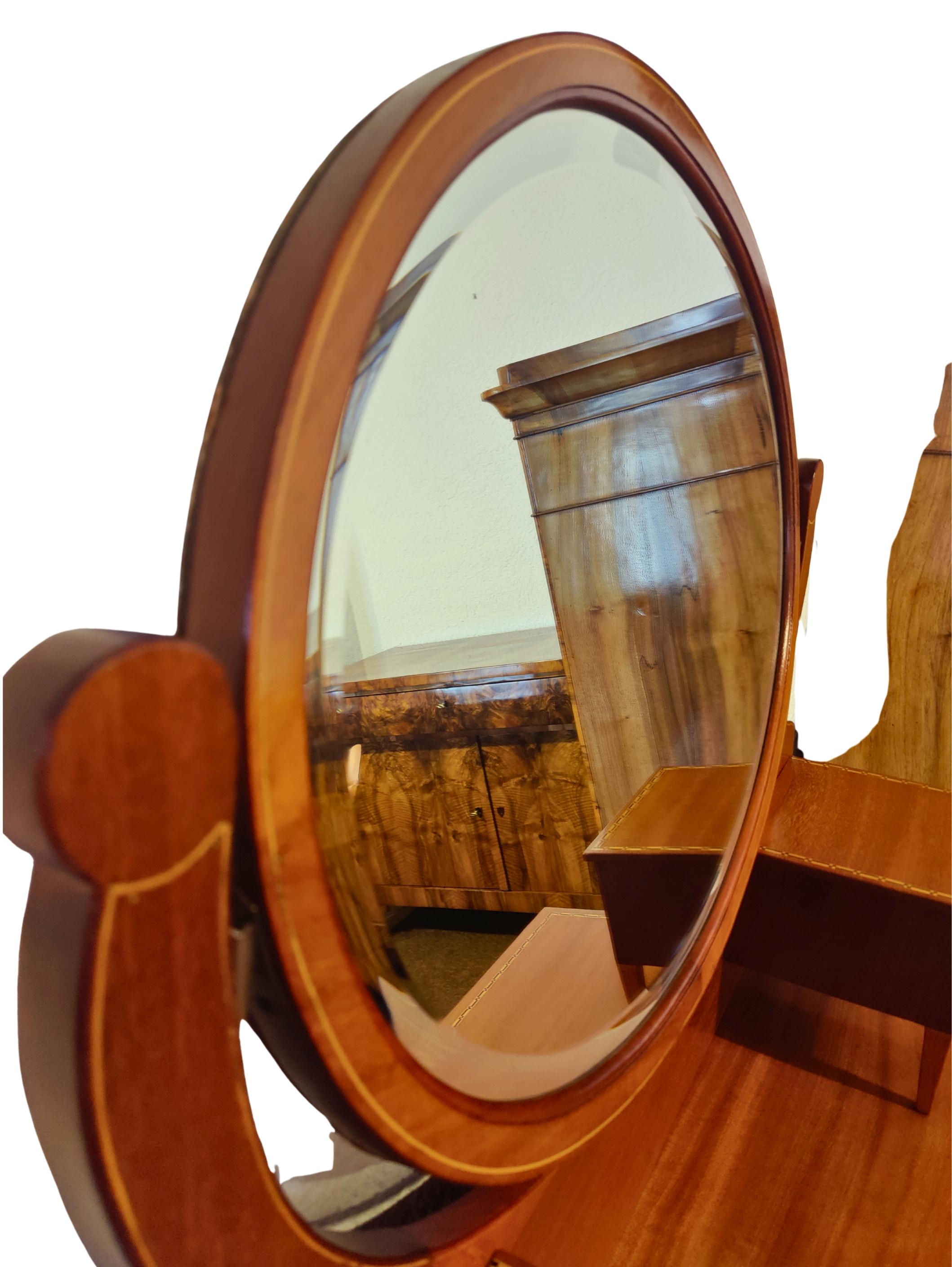 English Dressing Table, circa 1900 In Good Condition For Sale In Darmstadt, DE